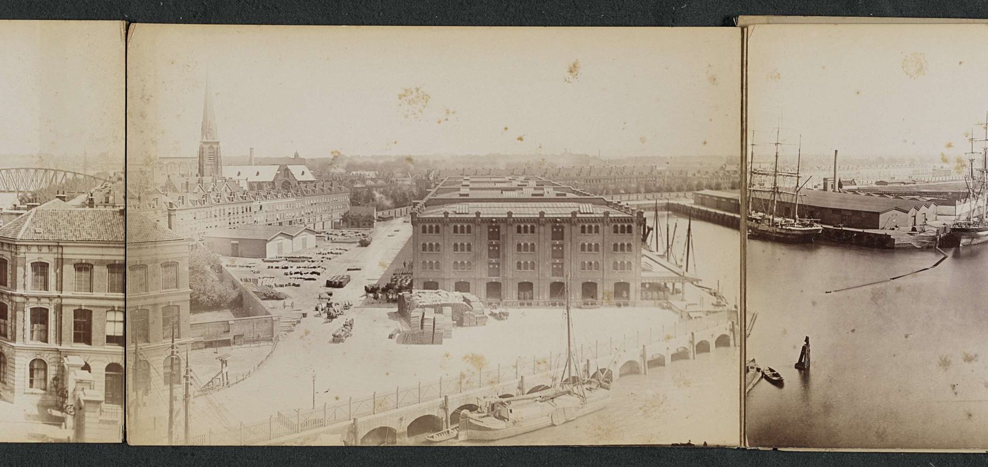 Gezicht op Entrepotgebouw 'De Vijf Werelddelen' en de Entrepothaven by F. von Pöppinghausen