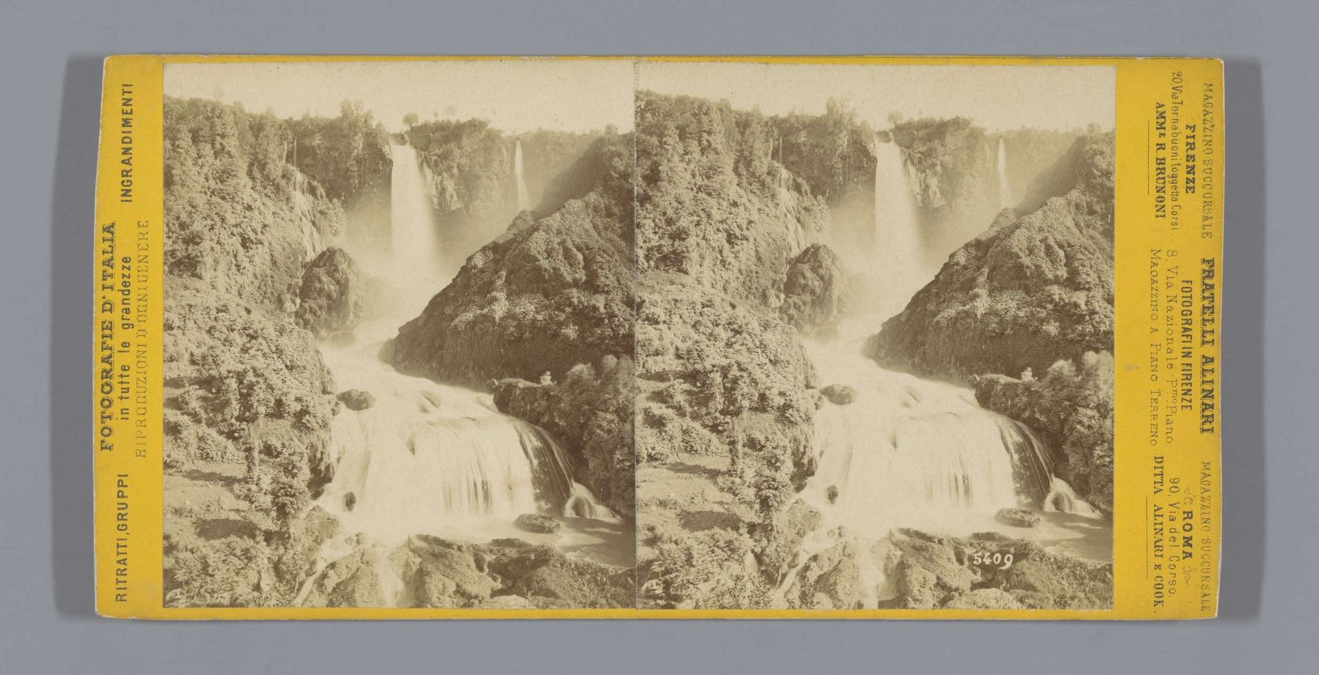 Gezicht op een waterval in Italië by Fratelli Alinari