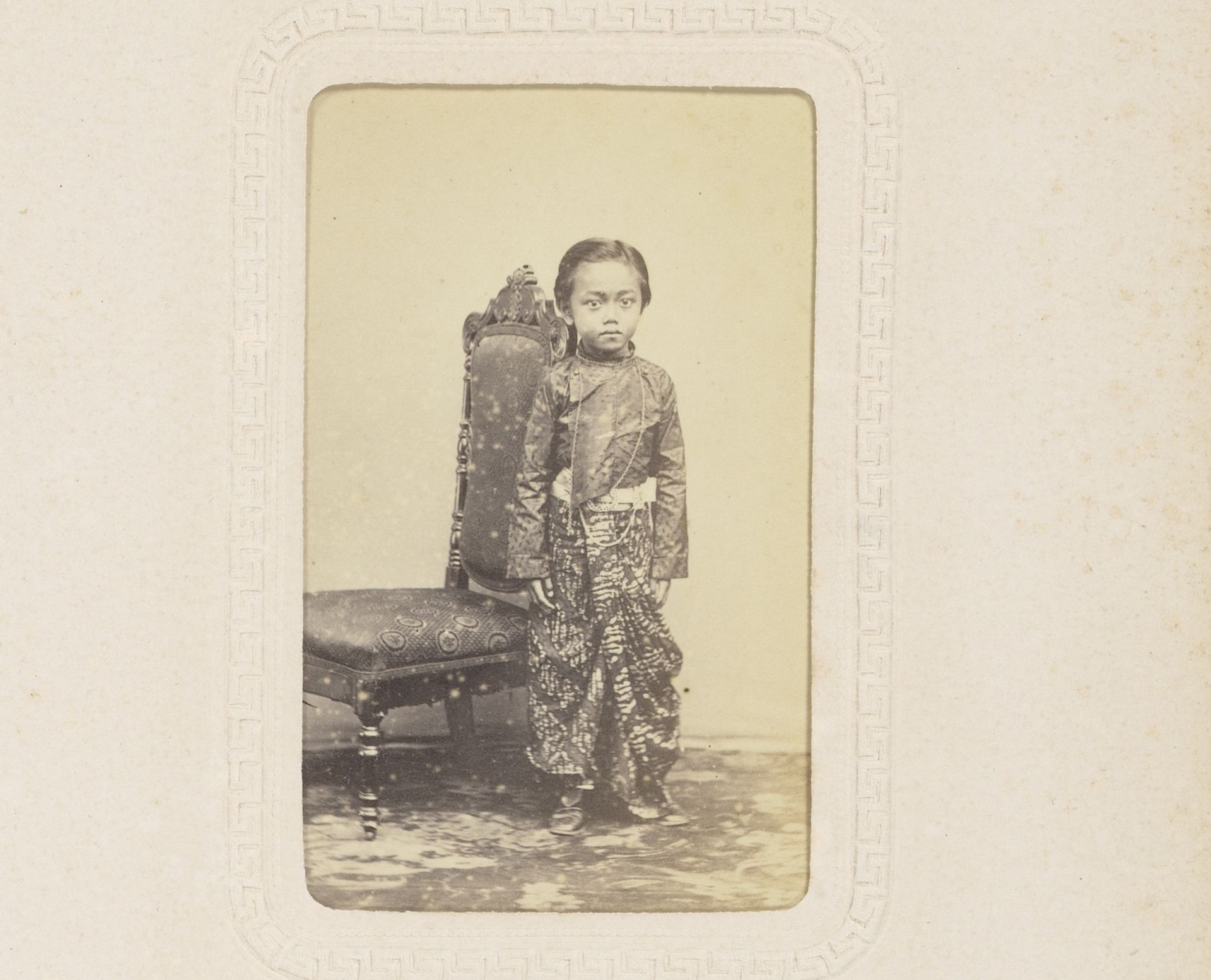 Portret van een Indonesische jongen by Woodbury & Page
