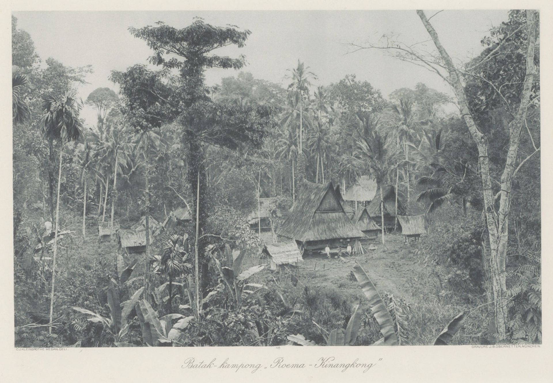 Gezicht op Batakdorp 'Roema-Kinangkong' op Sumatra by Carl J. Kleingrothe