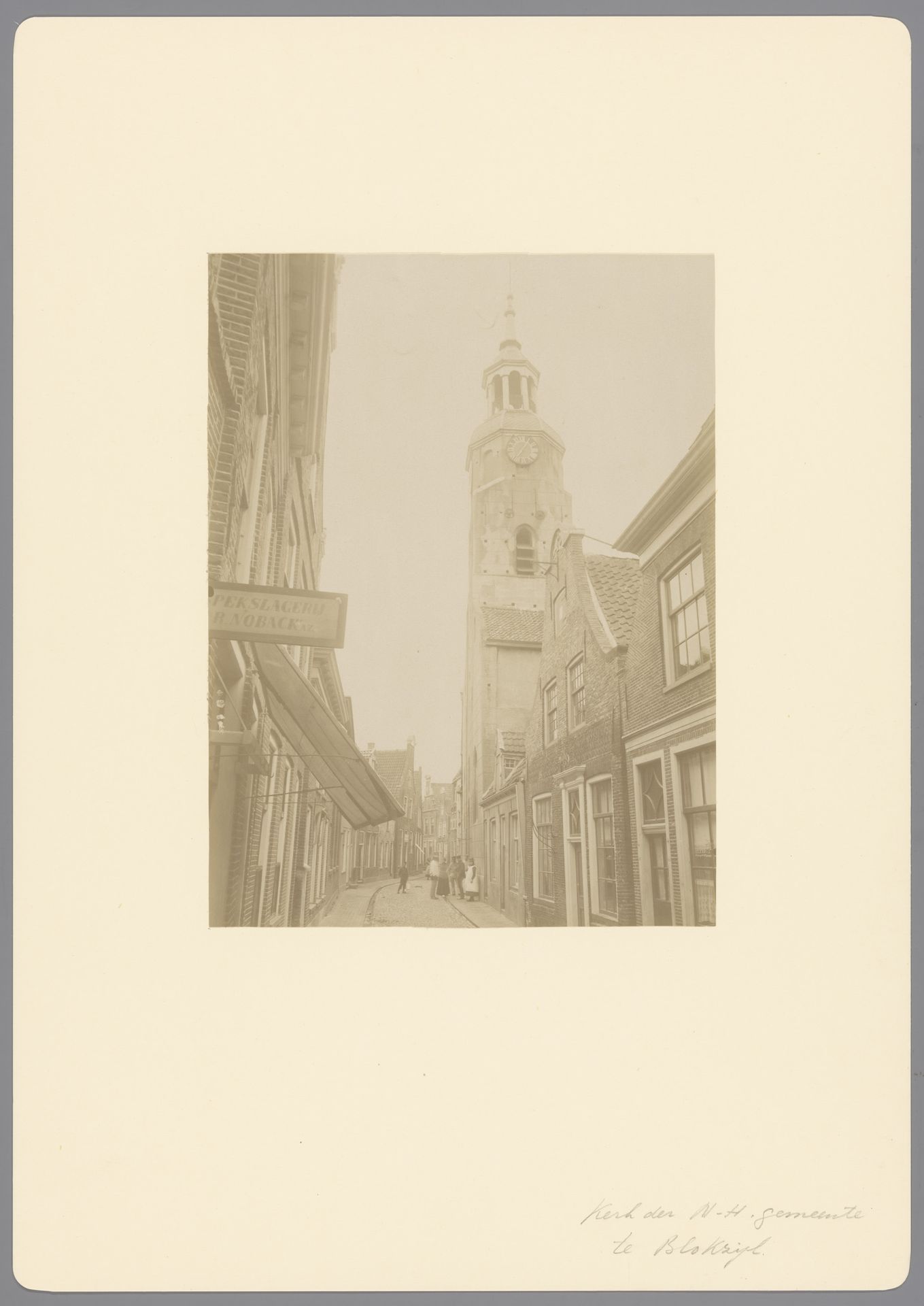 Gezicht op de Hervormde Kerk te Blokzijl by anoniem (Monumentenzorg)