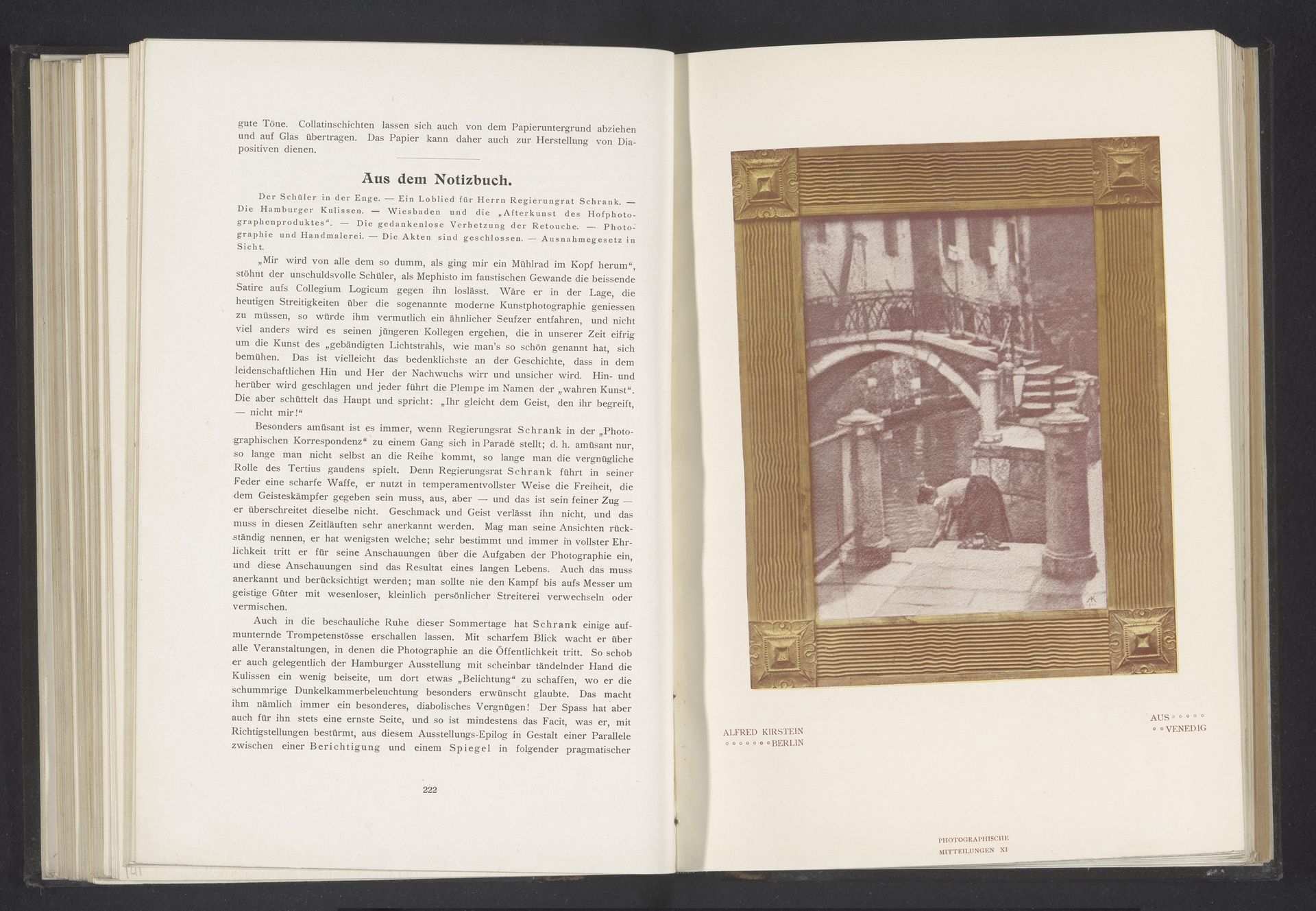 Gezicht op een brug en kanaal in Venetië by Alfred Kirstein