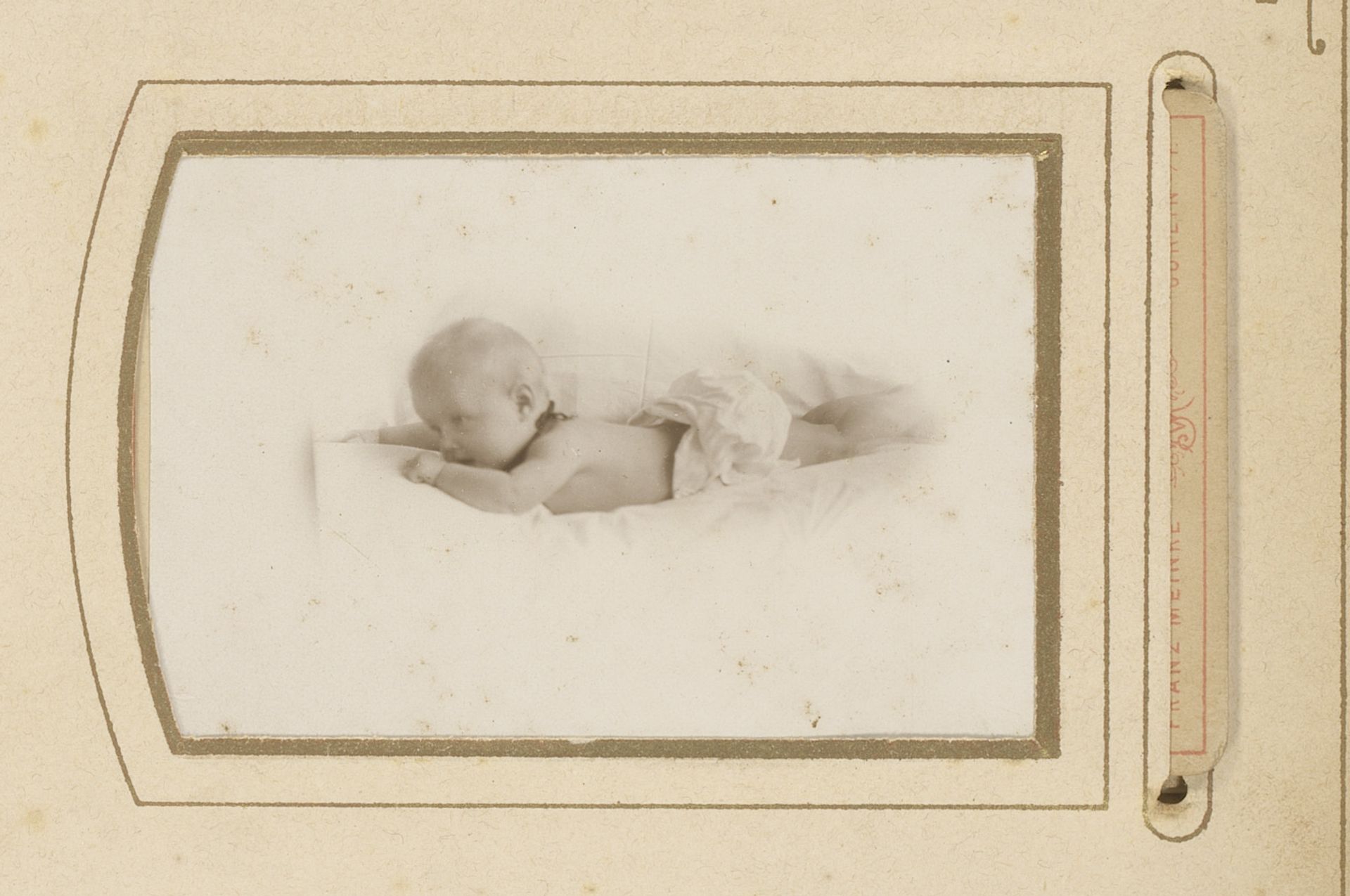 Portret van een baby, aangeduid als Werner von Holtzendorff Falkenburg by Franz Meinke