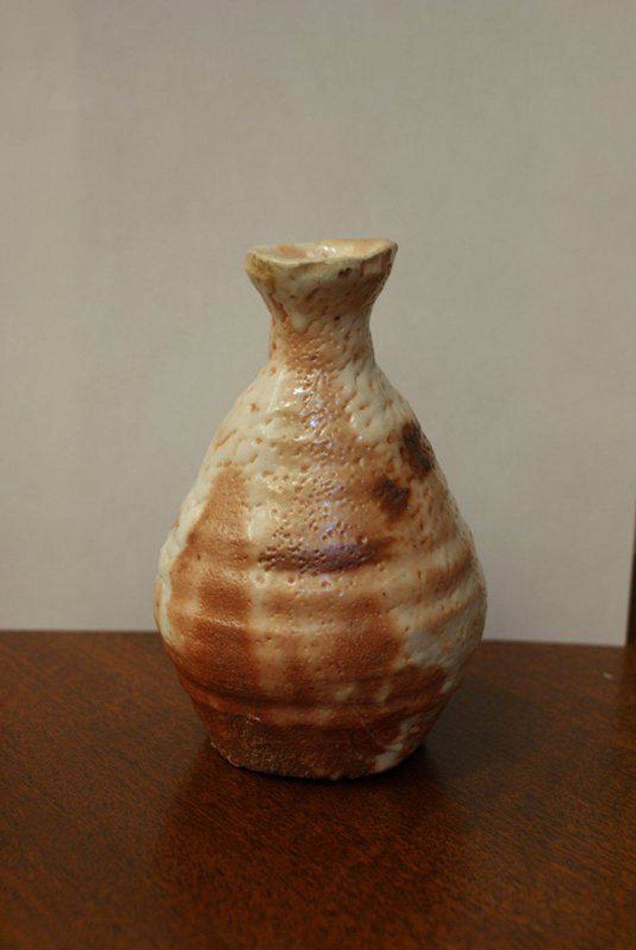 Flask (tokkuri) by Hori Ichirō