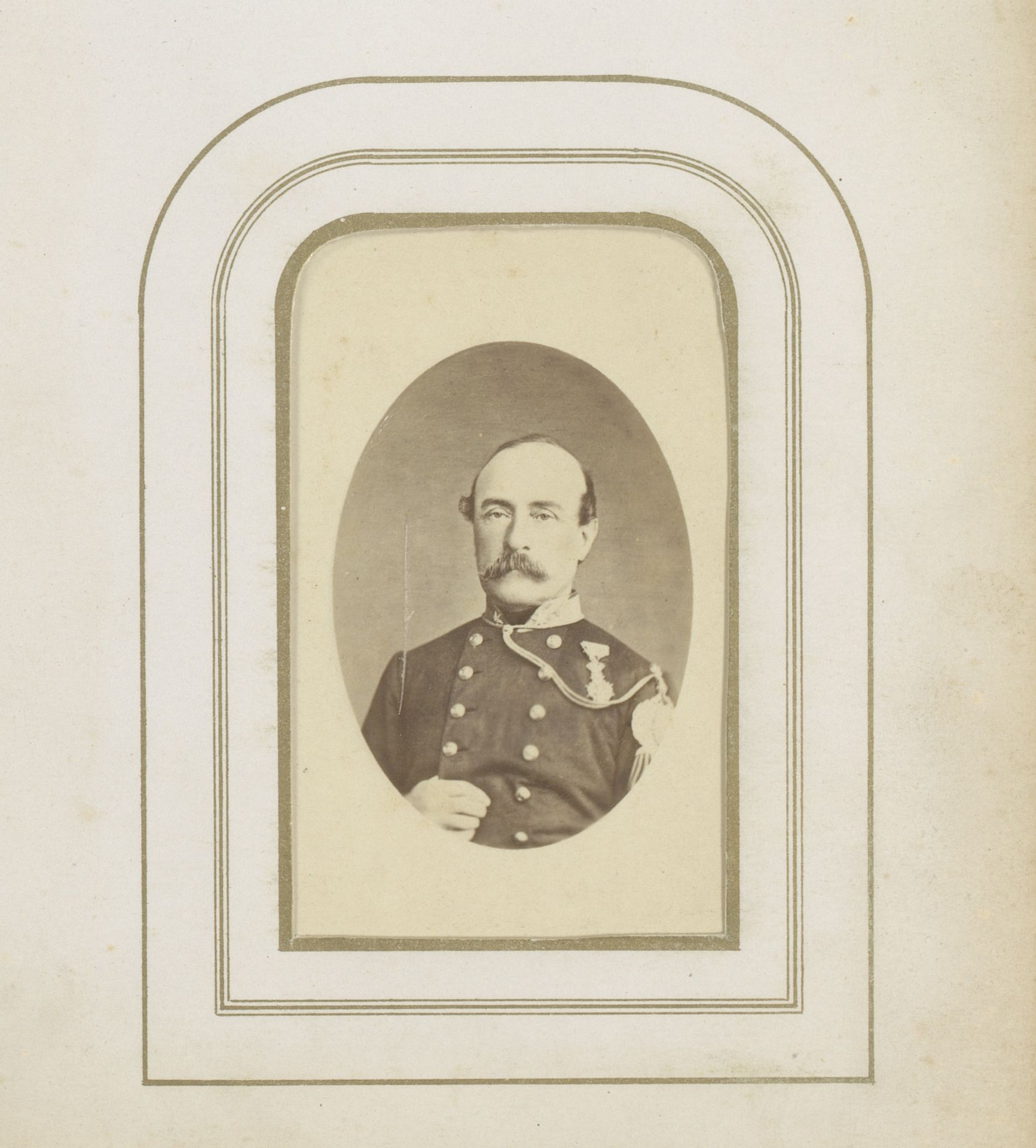 Portret van een man met snor in uniform by Athanase Calphas