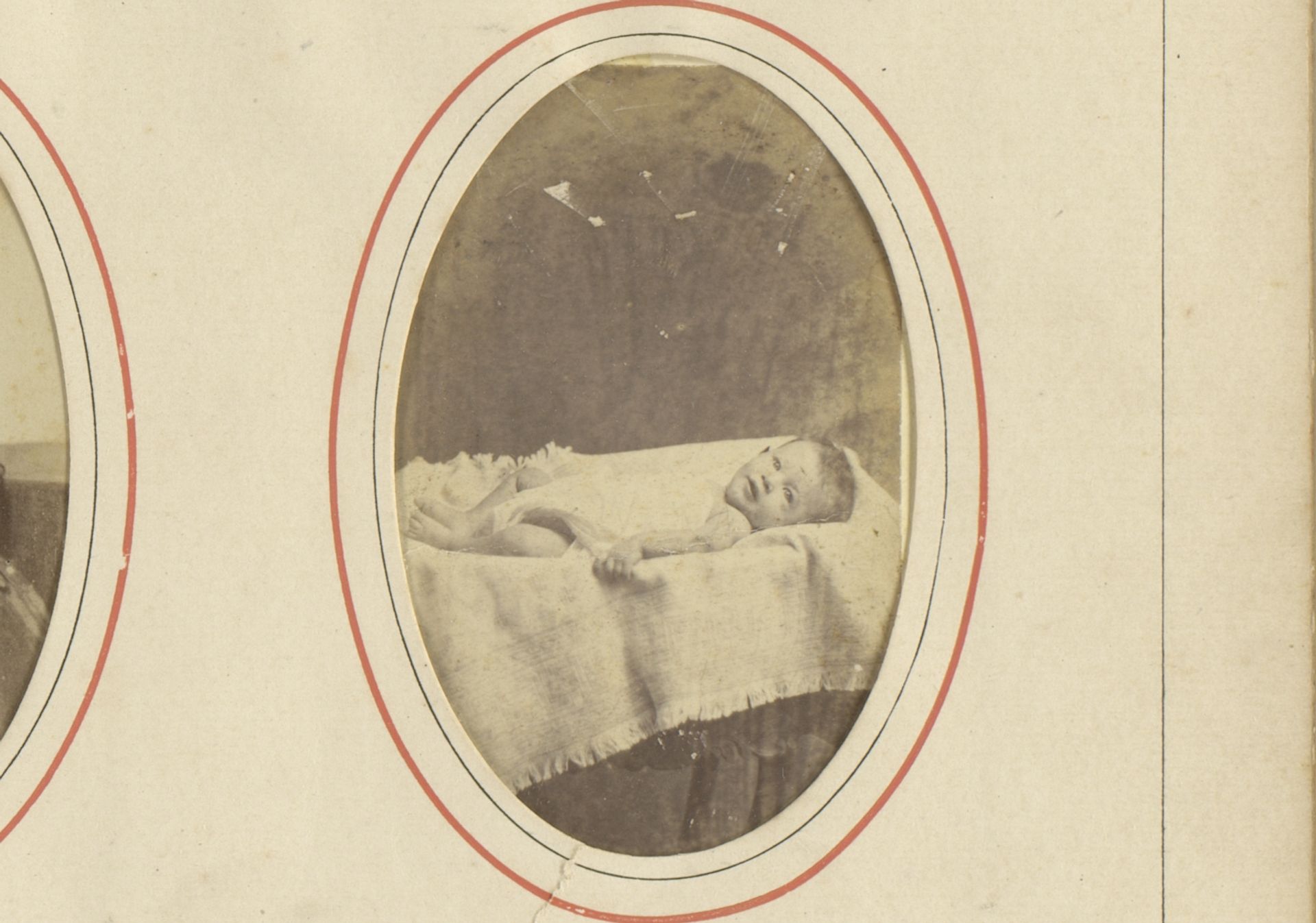 Portret van een onbekende baby by Petz & Co.