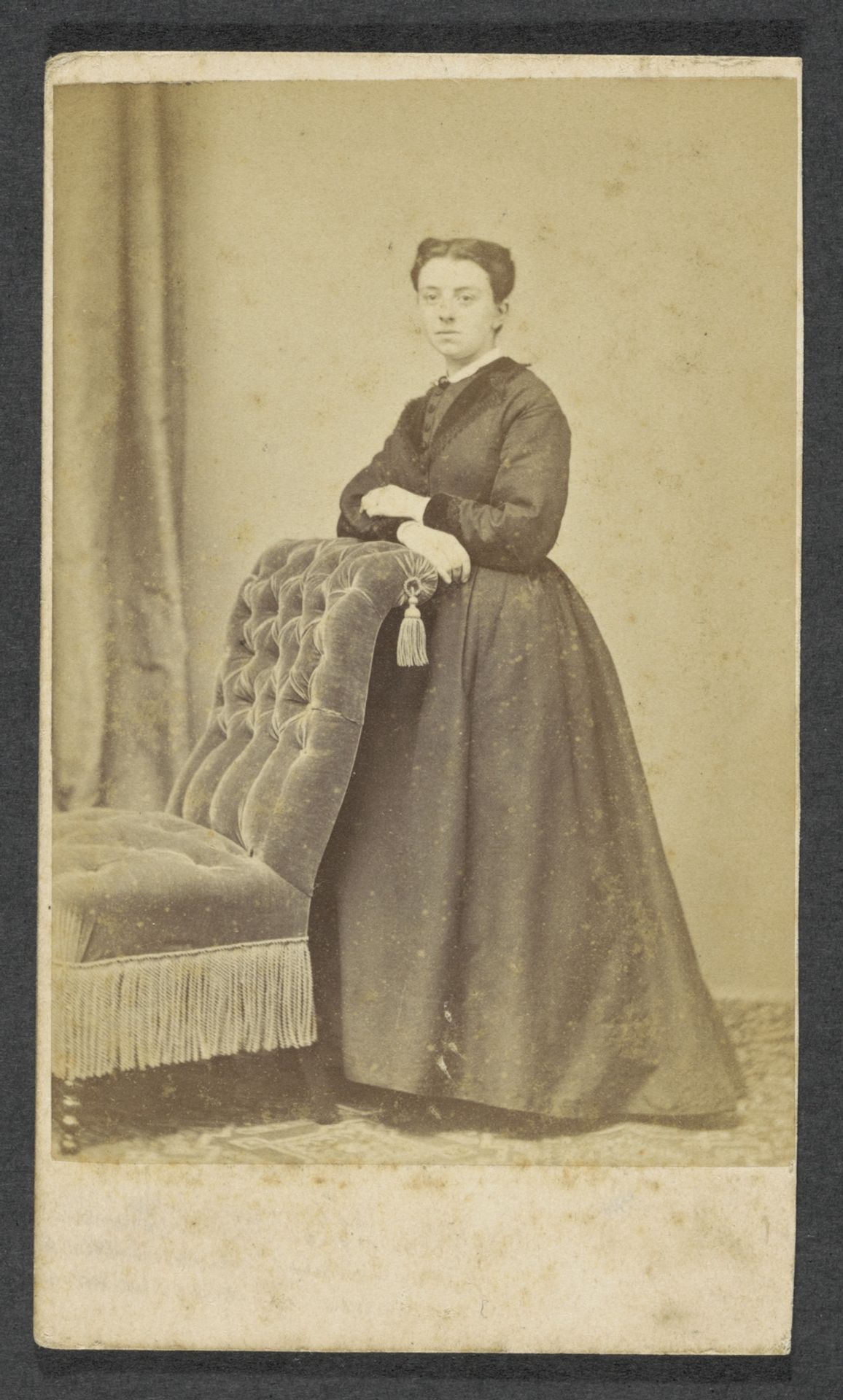 Portret van een onbekende vrouw uit de familie Marmelstein by S. van Caspel & Stapert