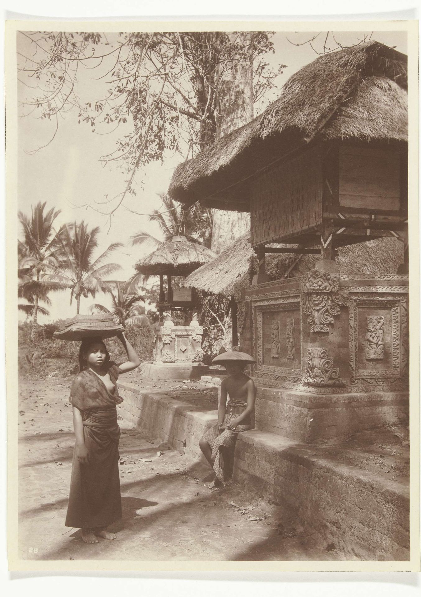 Offerplaats op Bali, voormalig Nederlands-Indië by Onnes Kurkdjian