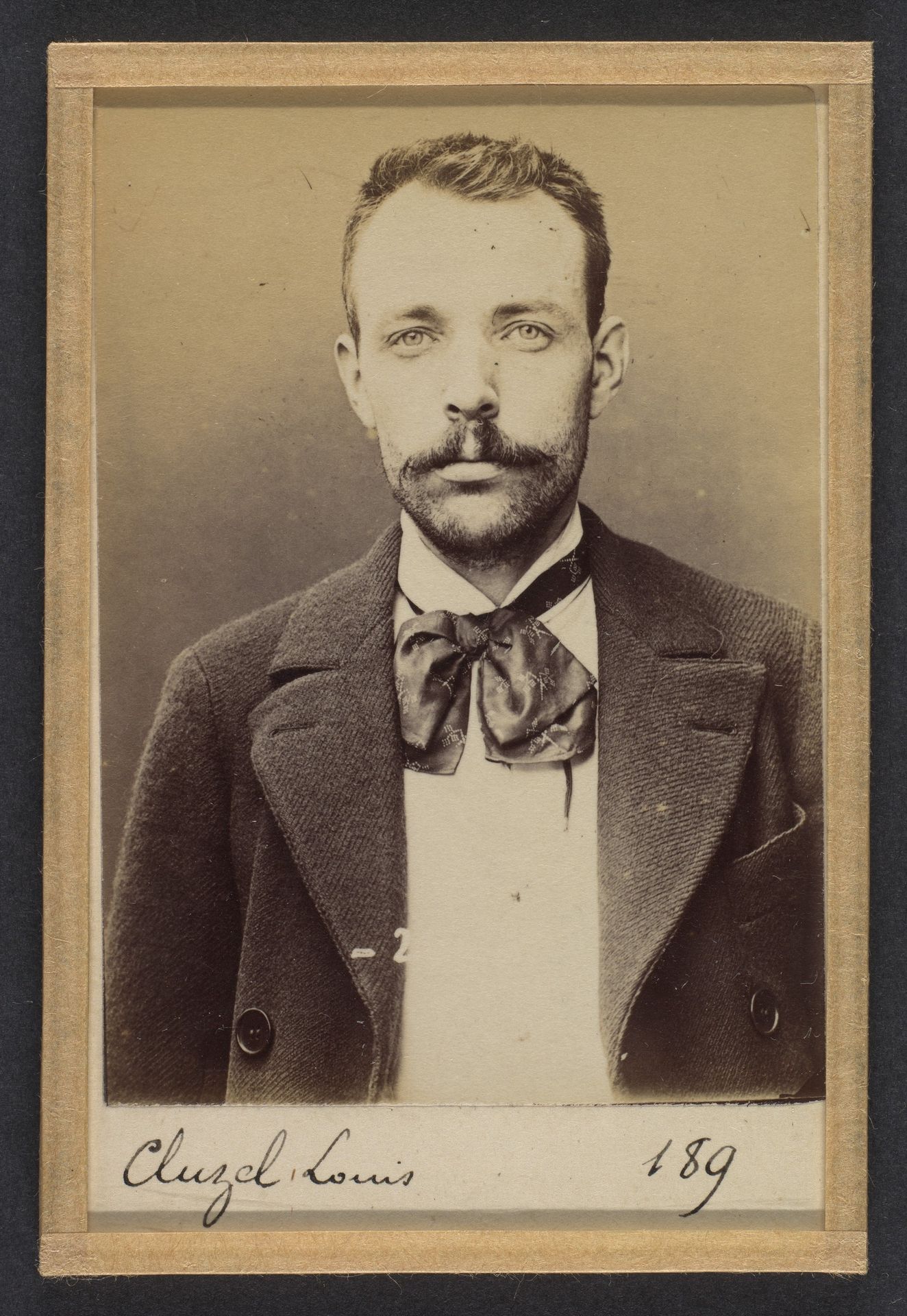 Cluzel. Louis. 30 ans, né le 31/8/63 à Bourg-Argental (Loire). Tailleur d'habits. Anarchiste. 2/7/94. by Alphonse Bertillon