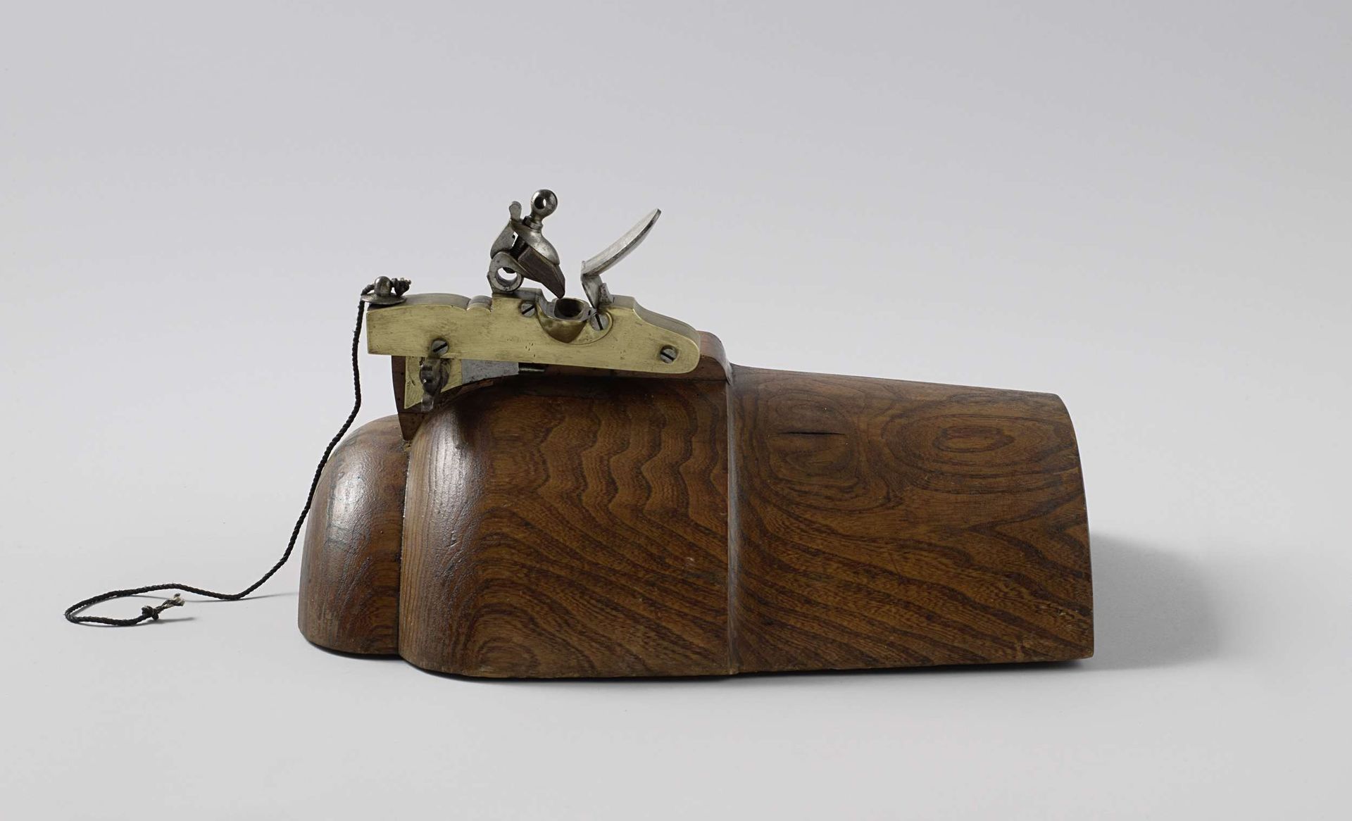 Gunlock (Flintlock) on a Dummy Breech of a 12-Pounder Carronade by Rijkswerf Vlissingen