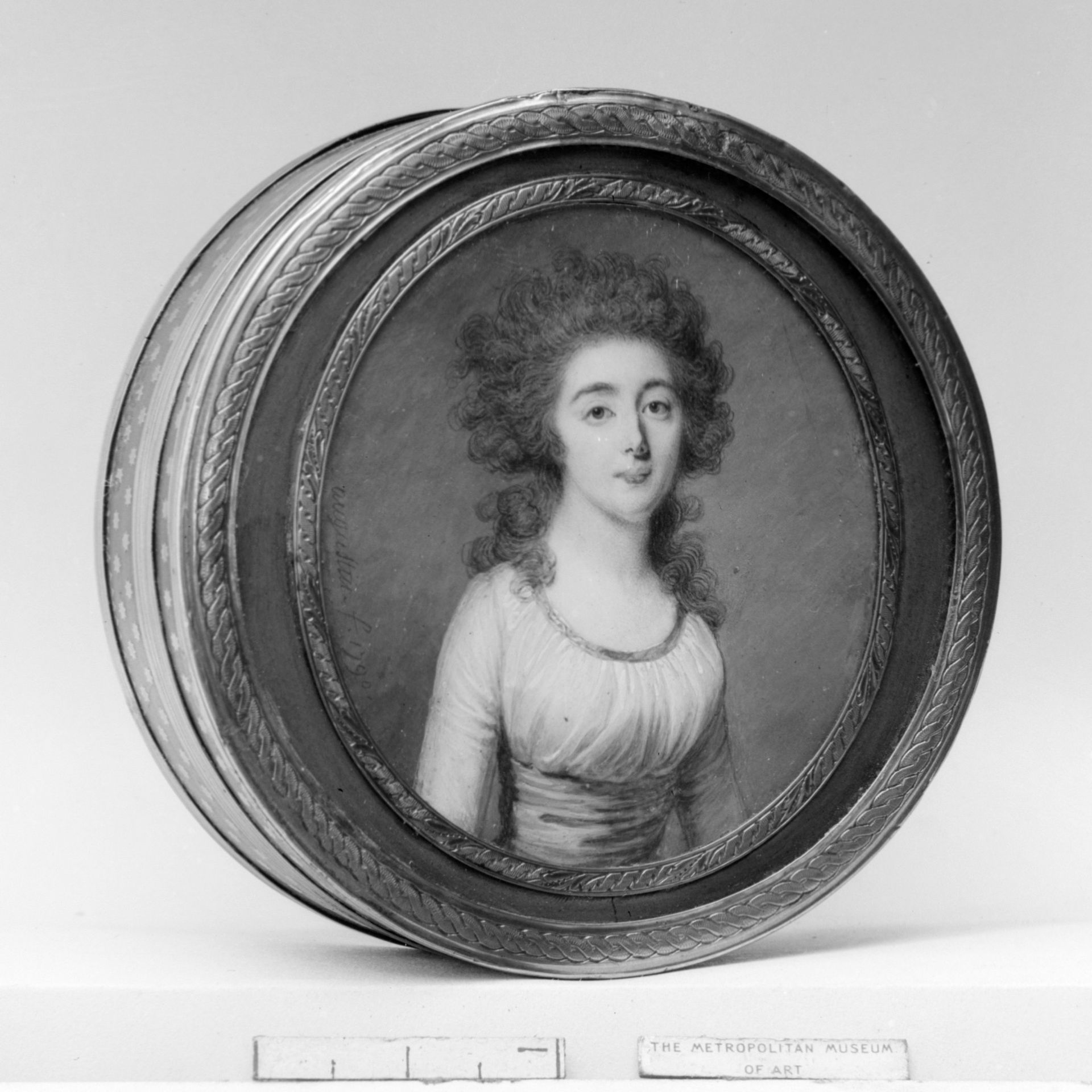 Box with portrait of a woman by Jean-Baptiste Jacques Augustin