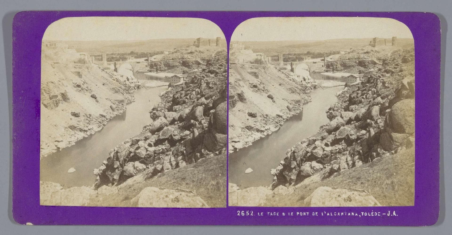 Gezicht op de Taag te Toledo, met op de achtergrond de Puente de Alcántara by Jean Andrieu