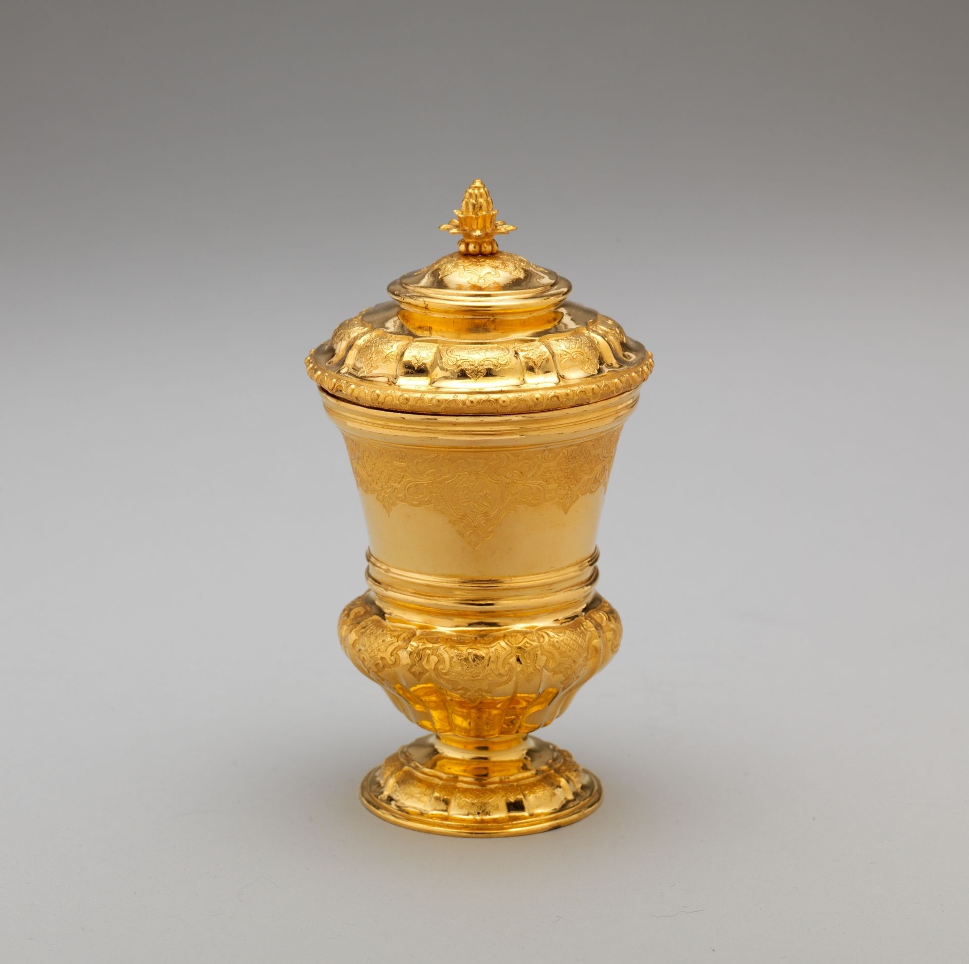 Cup with cover by Johann Ludwig Biller
