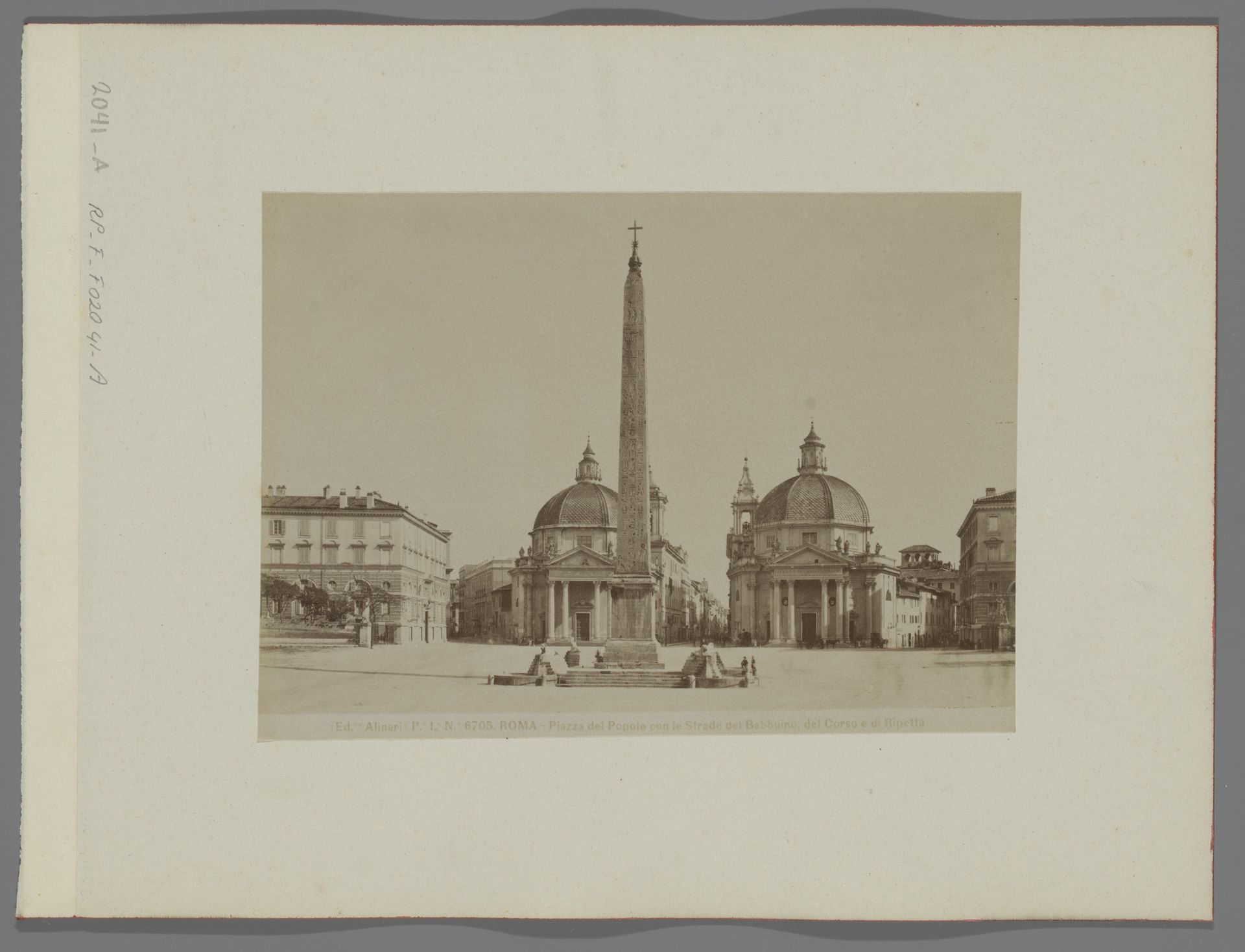 Piazza del Popolo te Rome met obelisk en zicht op twee kerken by Fratelli Alinari