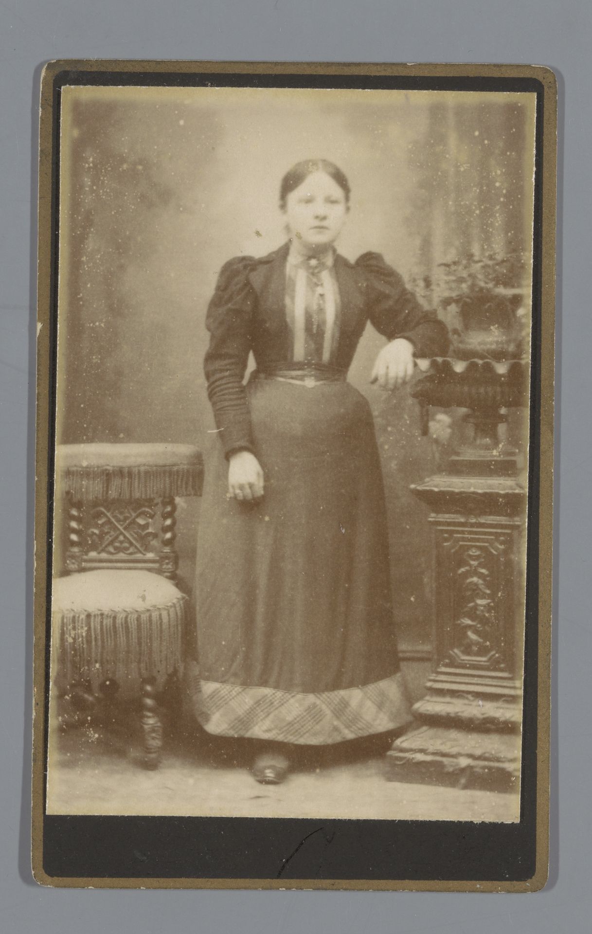 Portret van een onbekende vrouw by Hermanus Jodocus Weesing