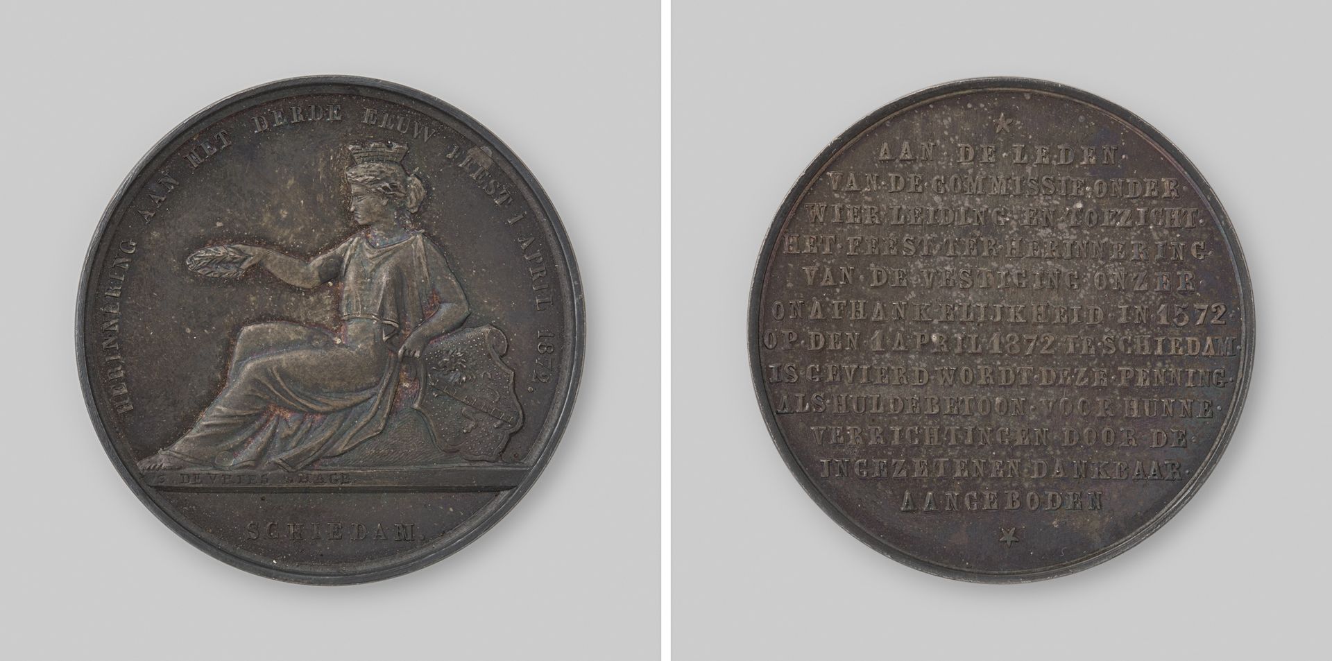 Derde eeuwfeest van de inname van Den Briel, penning door de inwoners van Schiedam aan de leden van de feestcommissie aangeboden by Salomon de Vries