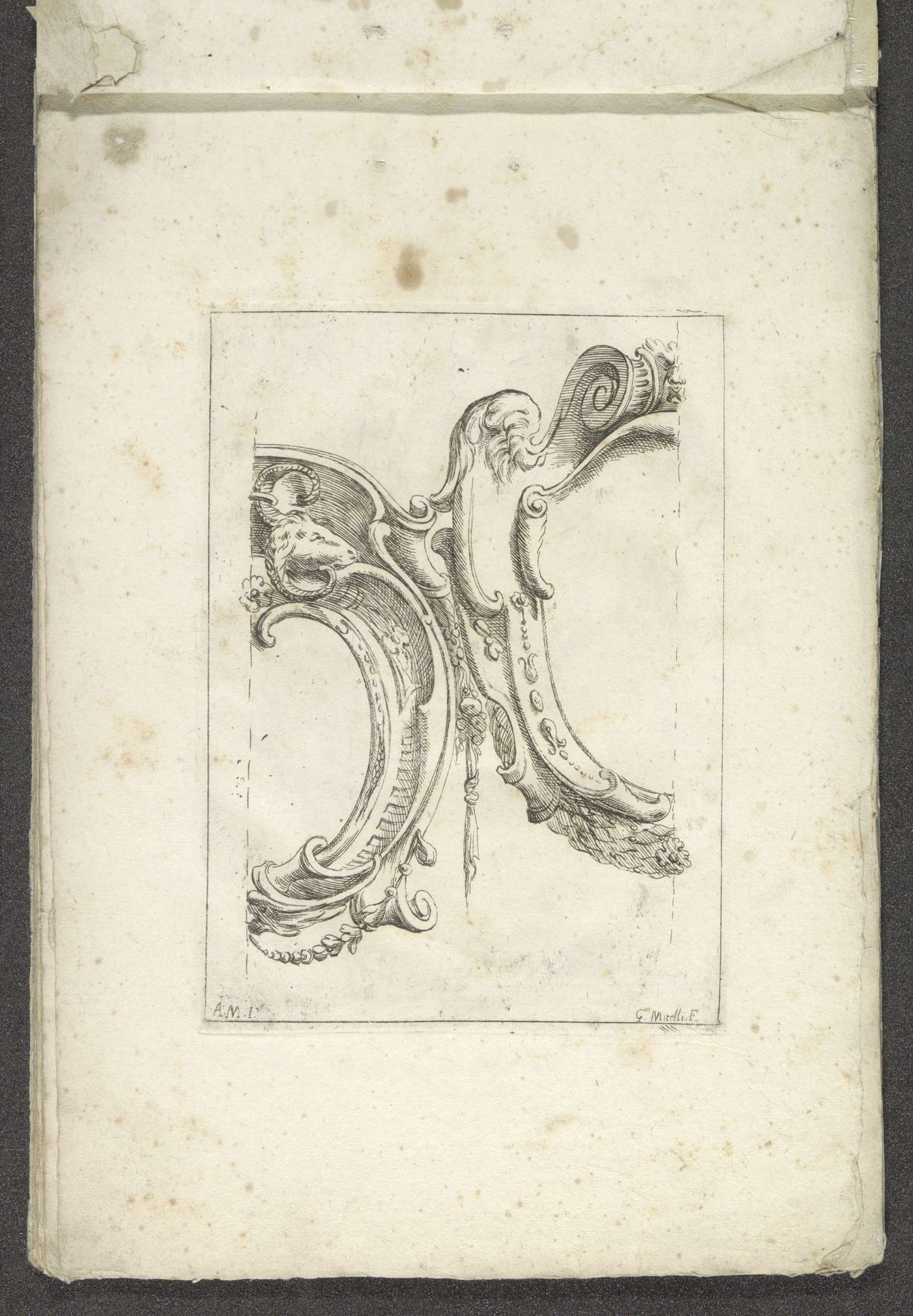 Twee halve cartouches by Giuseppe Maria Mitelli