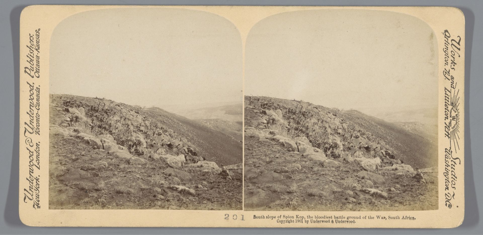 Gezicht op de zuidelijke helling van Spionkop in Natal by Underwood & Underwood