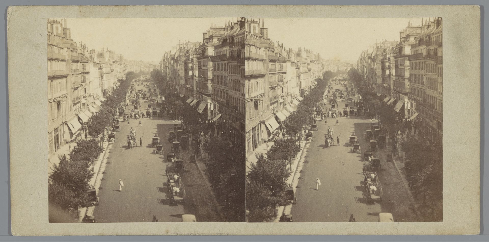 Gezicht op de Boulevard des Italiens in Parijs by Anonymous