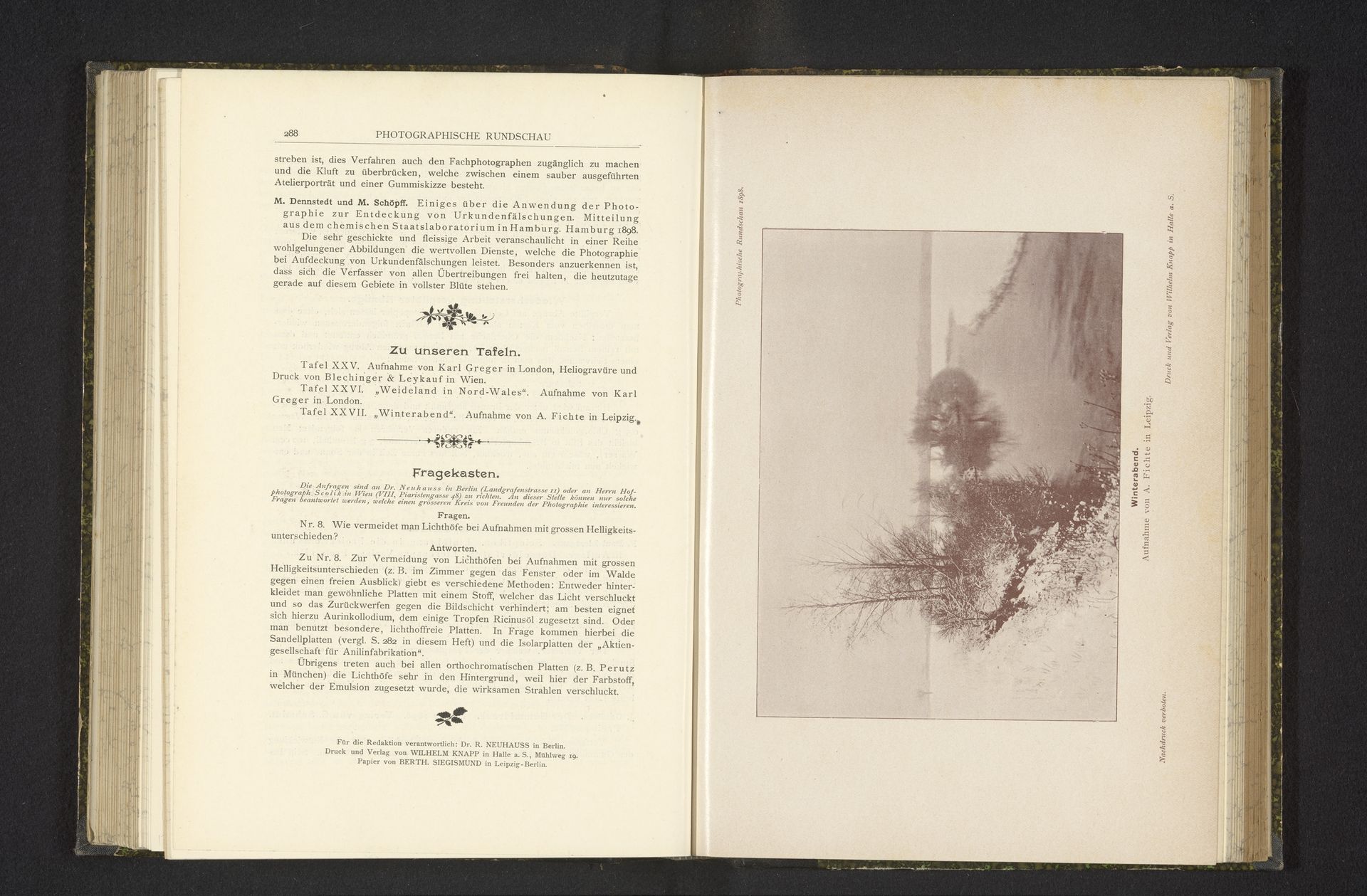 Gezicht op een landschap met sneeuw by Albin Fichte