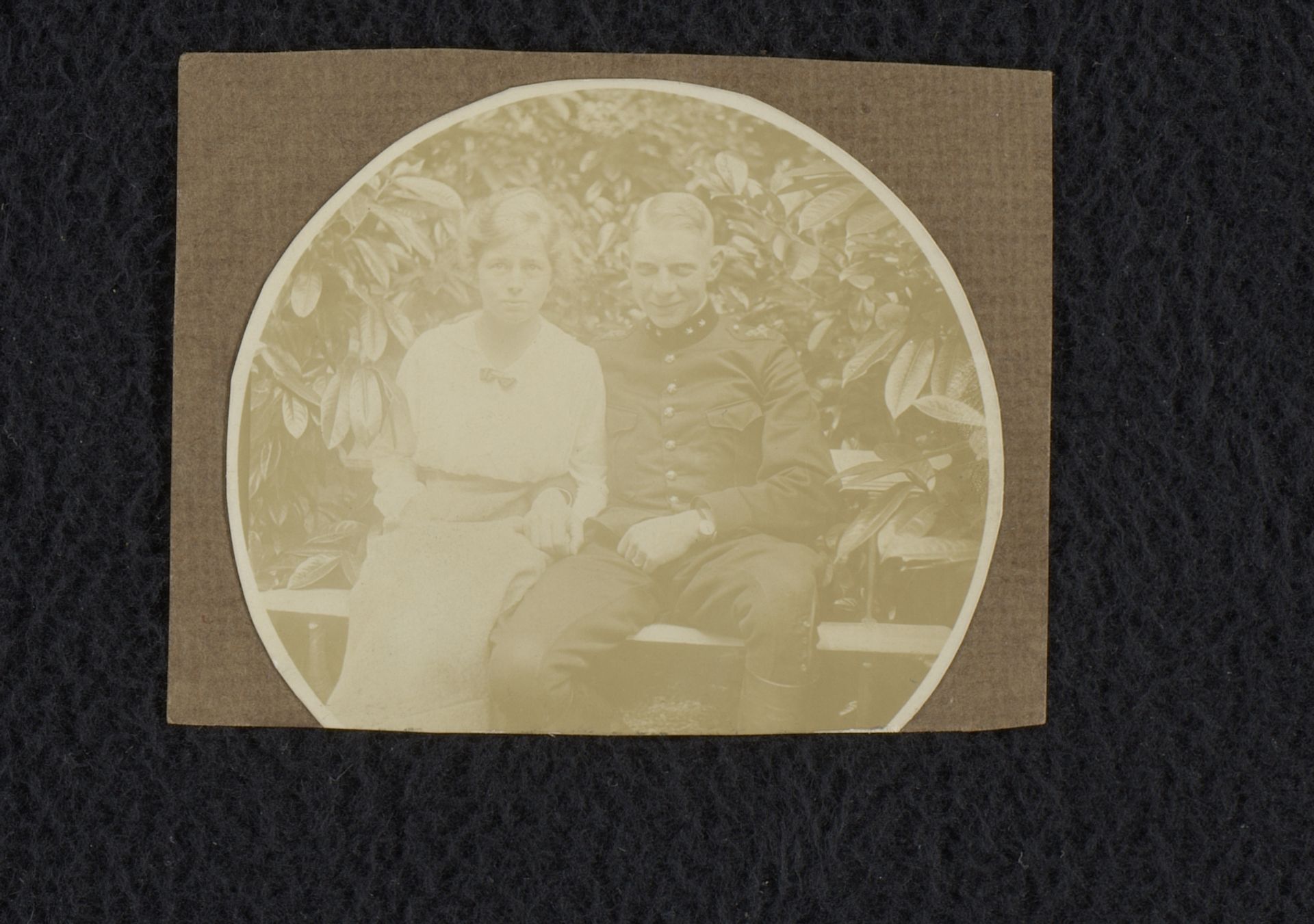 Willy Onnen en Abraham Dudok van Heel by Carolina (Loentje) Frederika Onnen