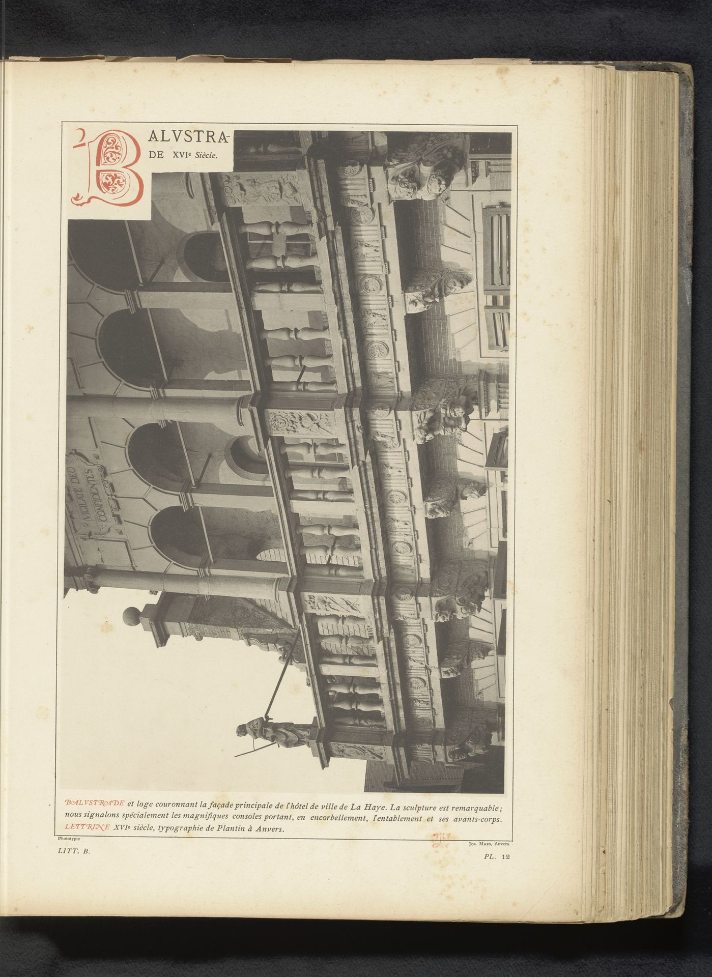 Balustrade van het oude stadhuis van Den Haag by Anonymous