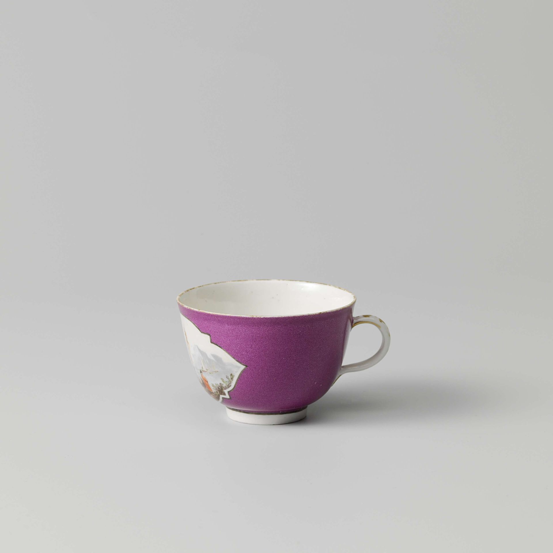 Cup with a landscape on a purple ground by Porzellanmanufaktur Frankenthal