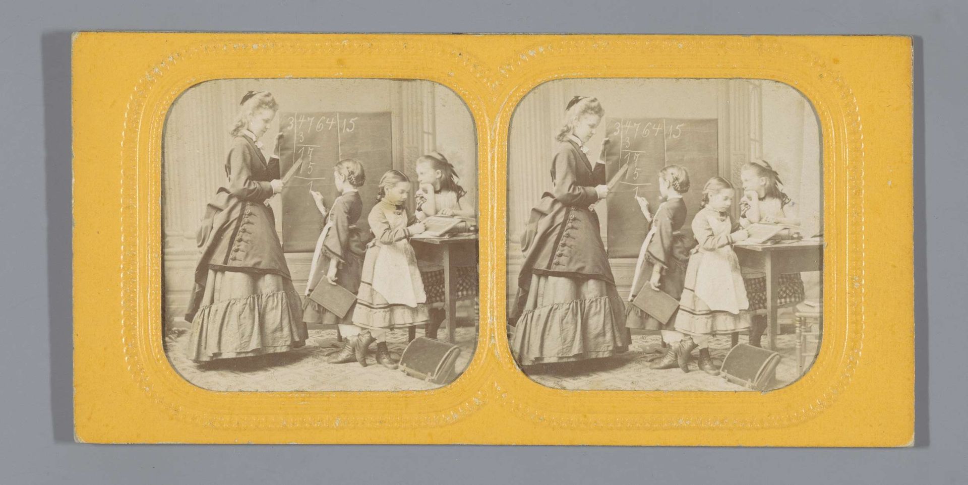 Lerares met drie meisjes in schoolklas by Sophus Williams