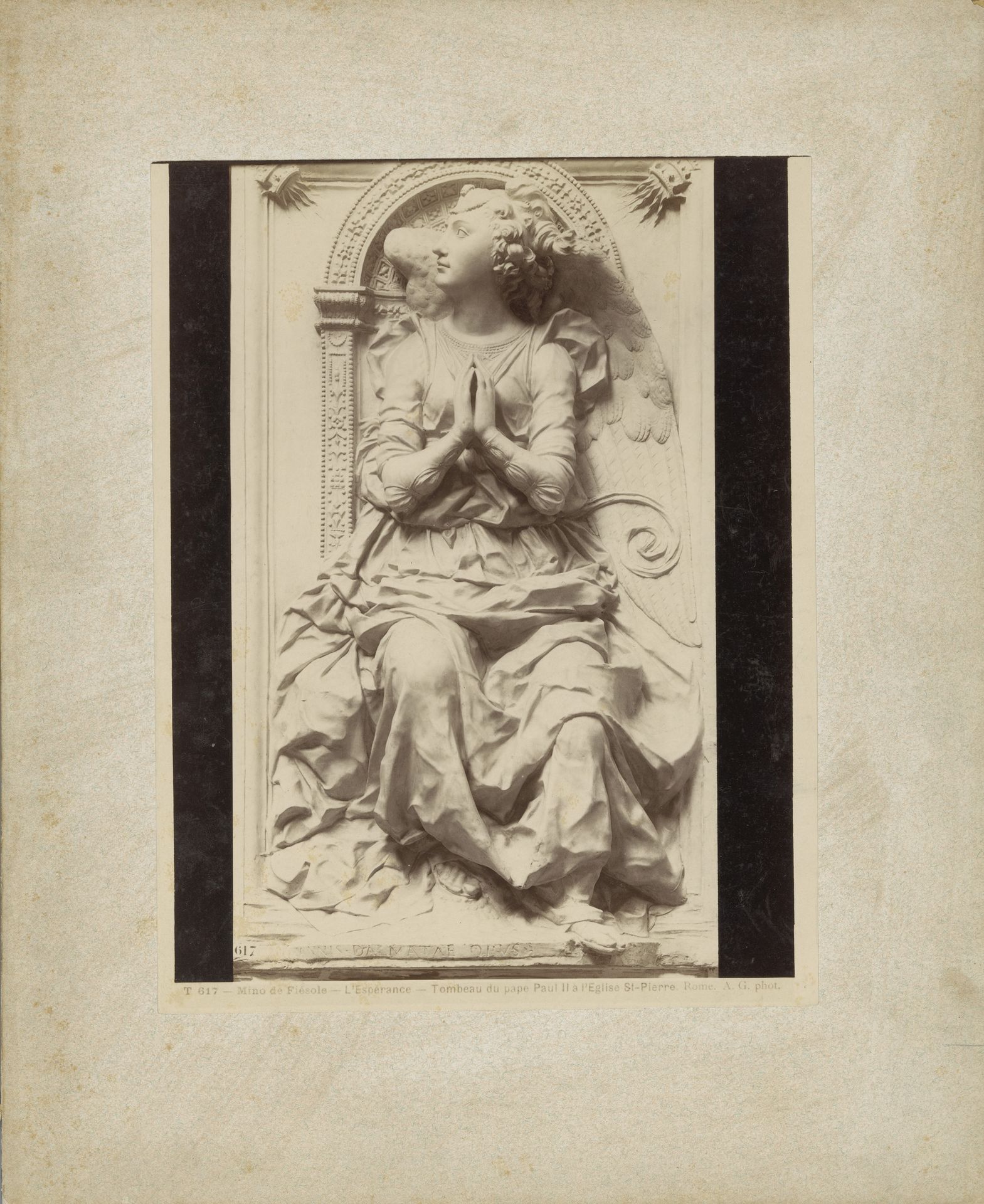 Mogelijk afgietsel van een beeld van Mino de Fiesole by Adolphe Giraudon