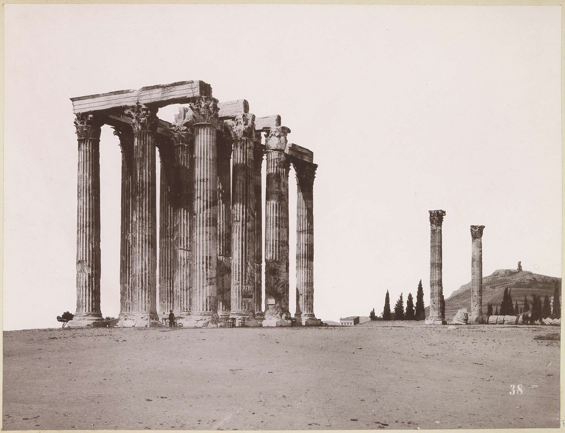 Tempel van de Olympische Zeus in Athene by Rhomaides Frères