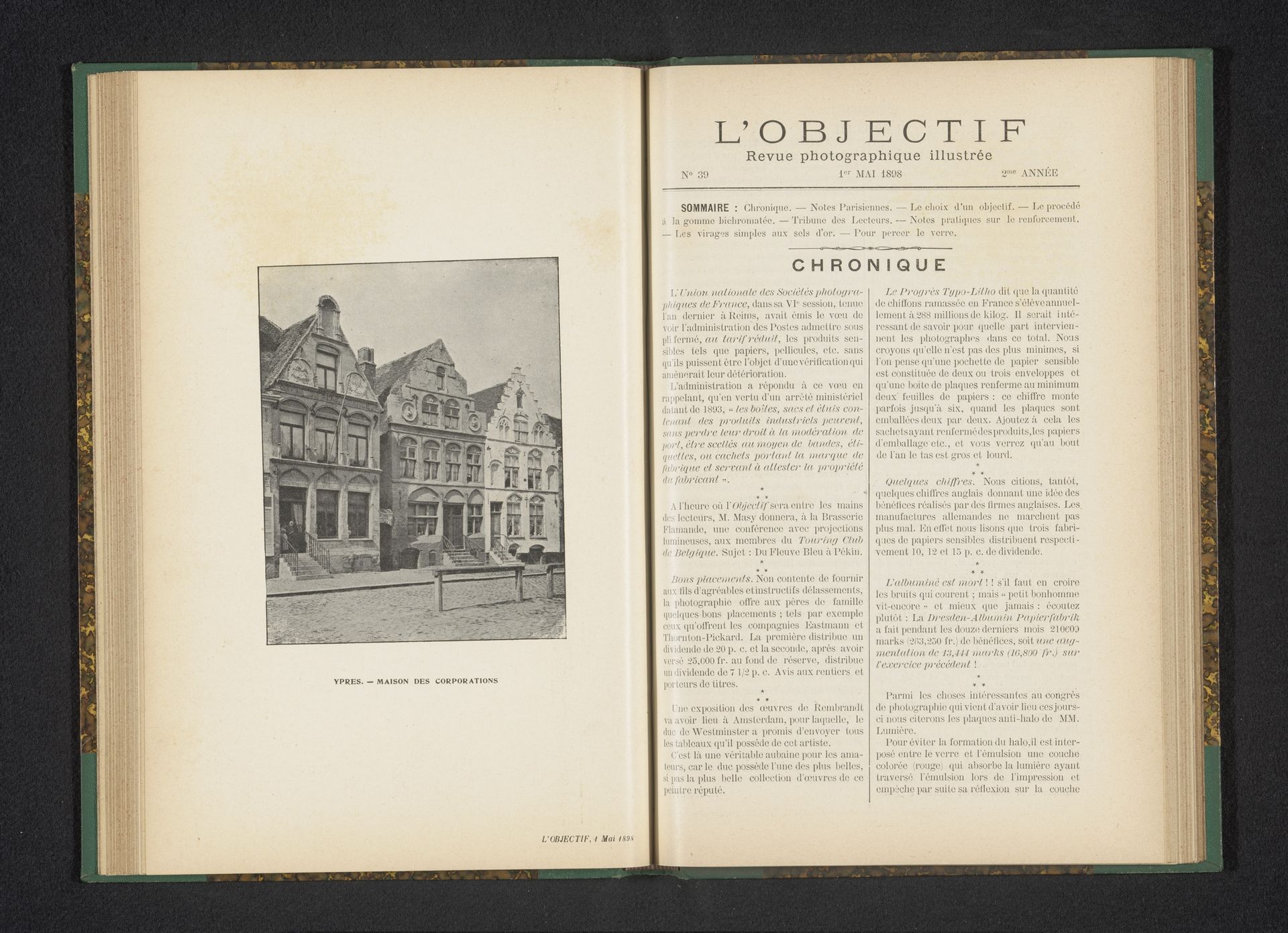 Gezicht op het gildehuis te Ieper by Jean Malvaux