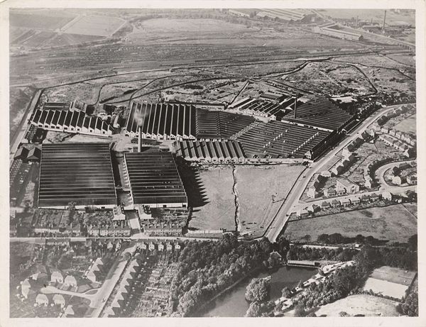 Gezicht op de Ward End Works, de fabriek van de Wolseley Motor Company in Birmingham