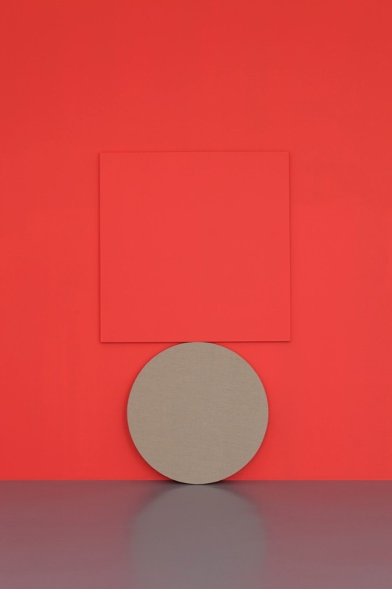 dé-finition/méthode #500: peinture en équilibre by Claude Rutault