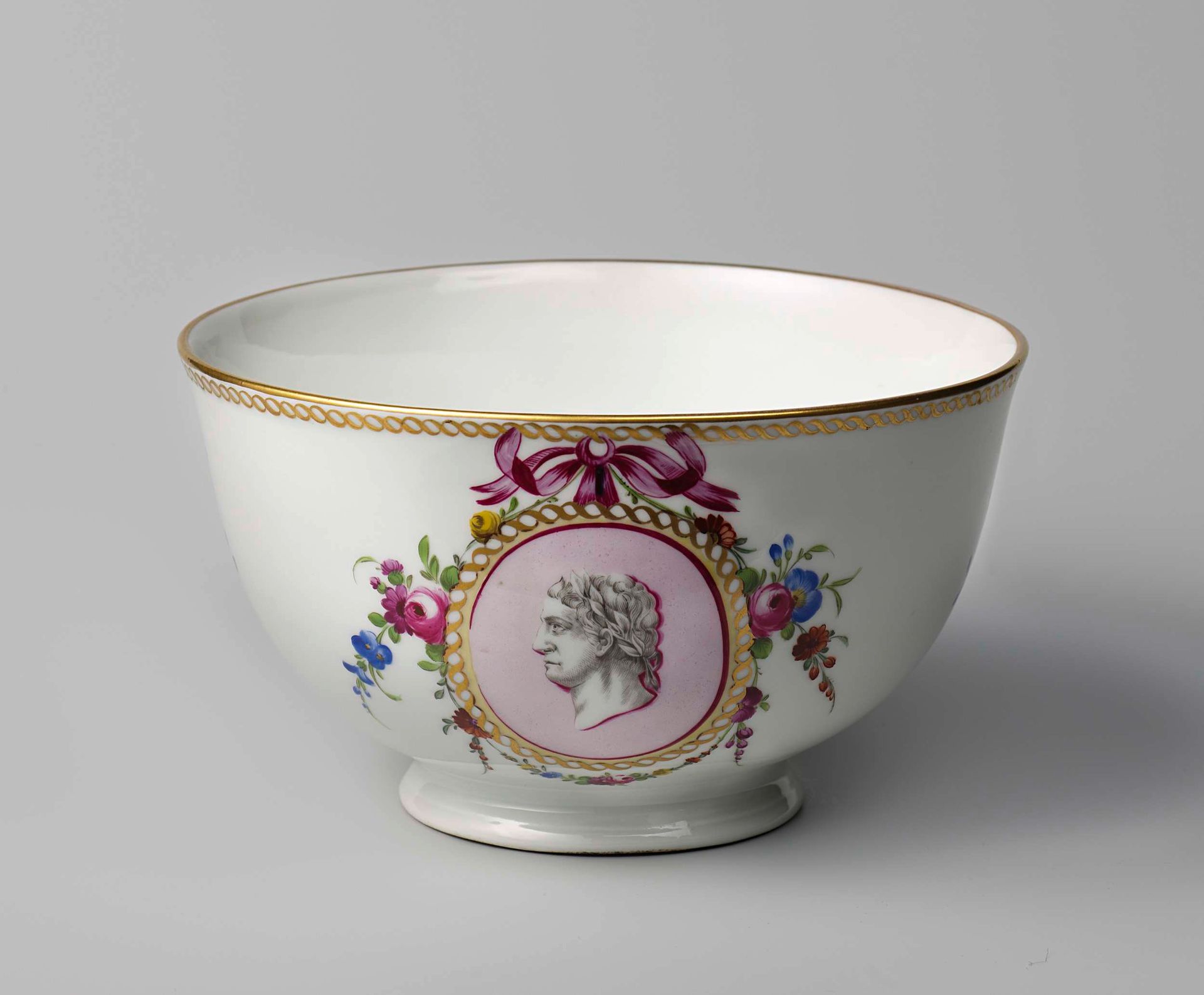 Slop bowl by Porseleinfabriek Den Haag