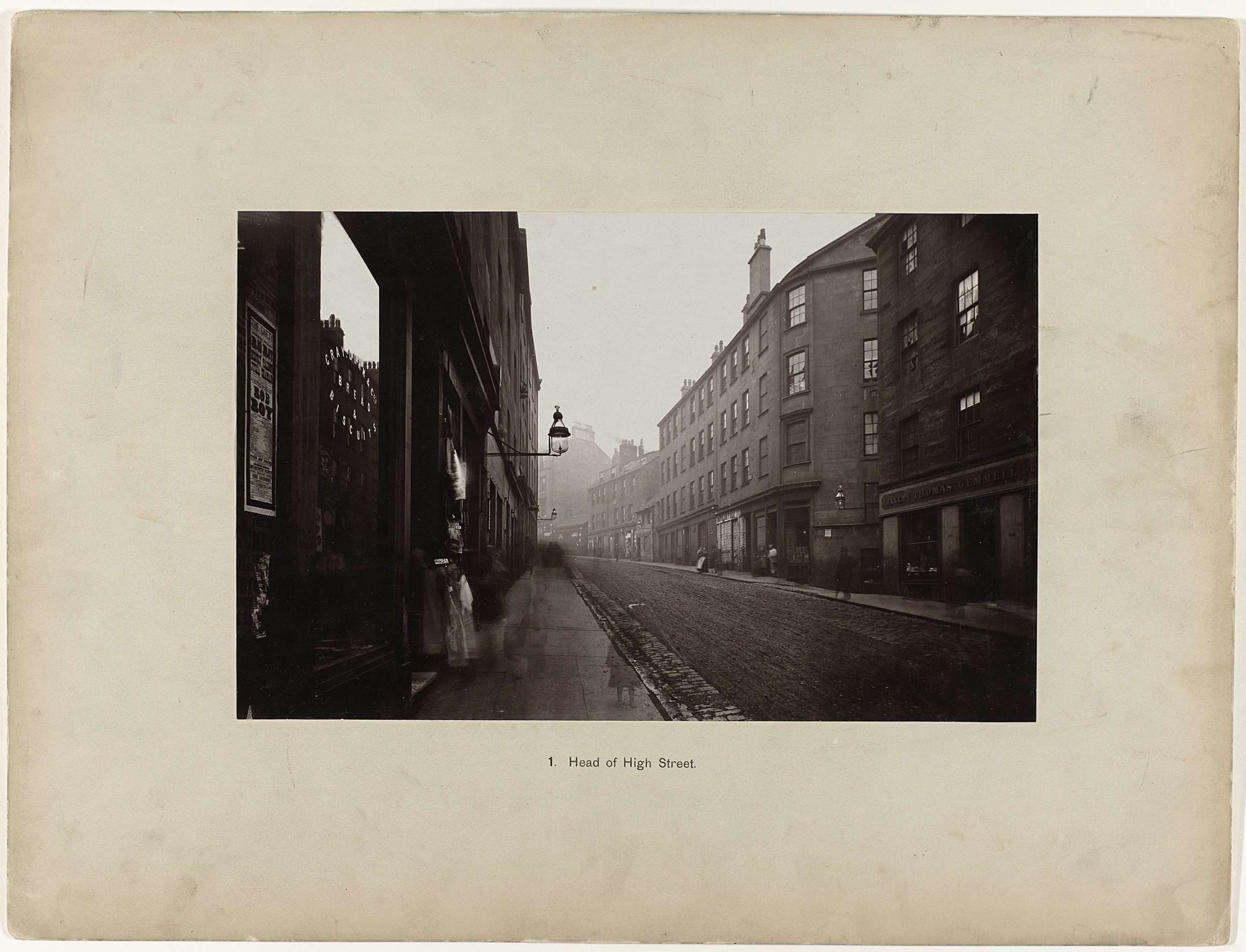Gezicht op High Street in Glasgow by Thomas Annan