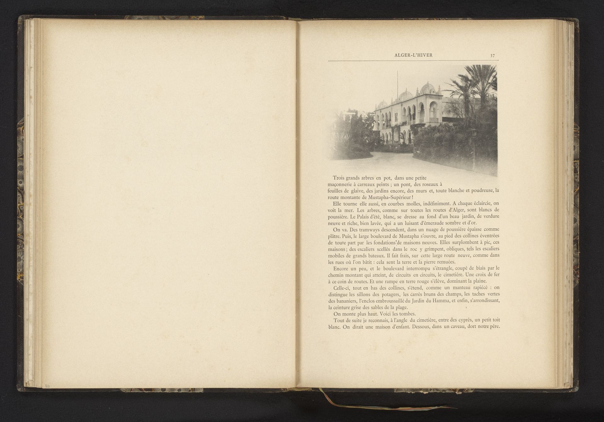 Gezicht op een gebouw in Algiers, Algerije by Jules Gervais-Courtellemont