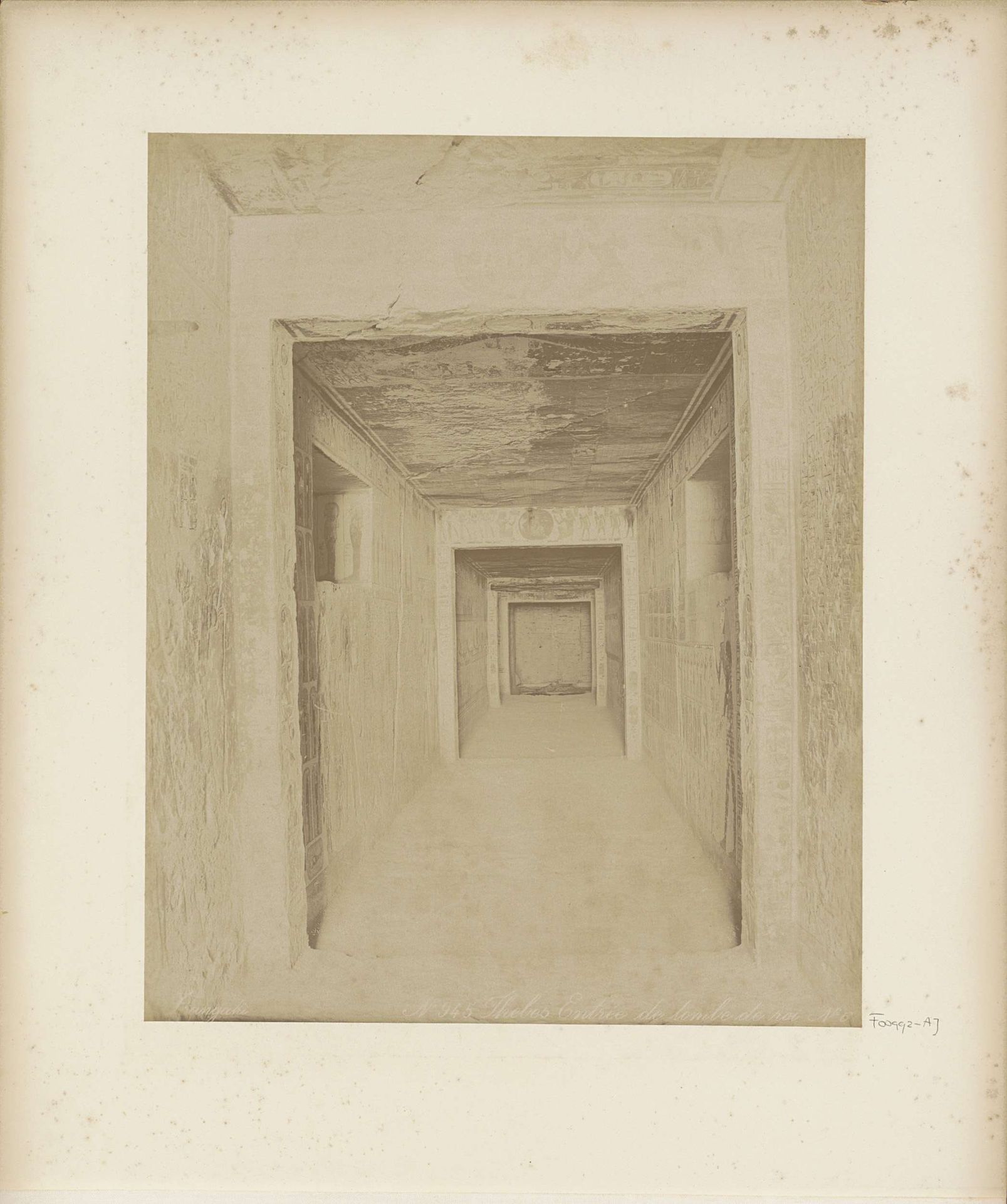 Tombe van Ramses IX (KV6) in de Vallei der Koningen, Thebe (Luxor) by C. & G. Zangaki