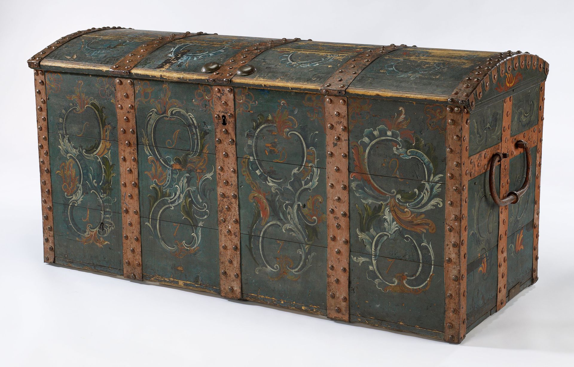 Chest by Ivar Kvalen (Quallen)