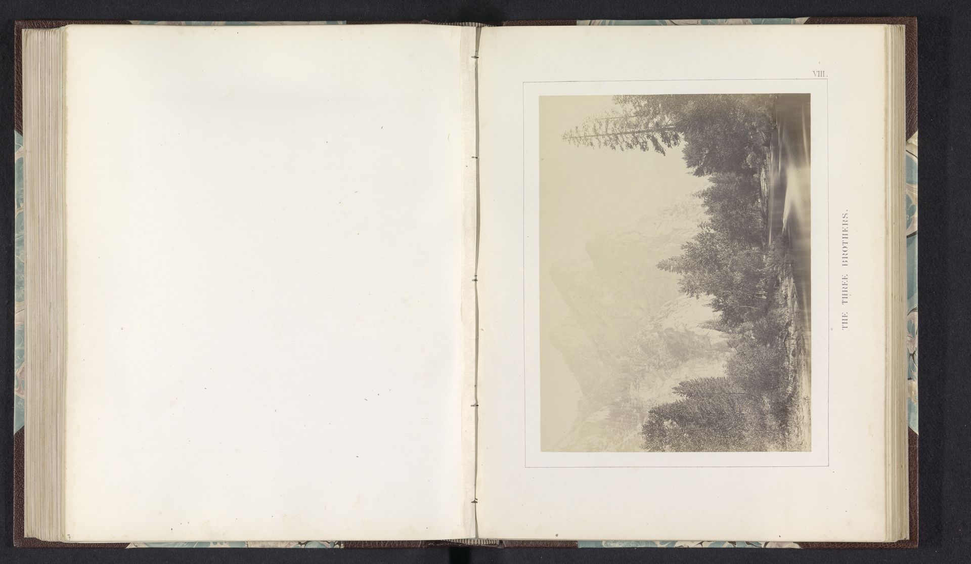 Gezicht op de bergformatie Three Brothers in de Yosemite Valley by Carleton E. Watkins