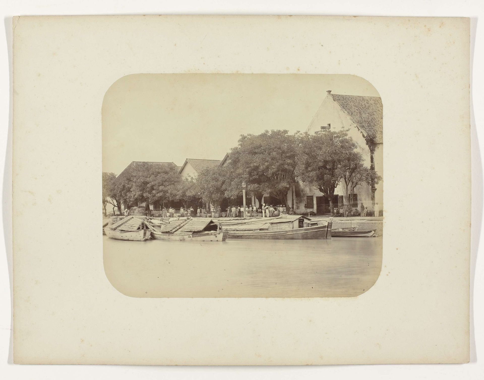 Het handelscentrum van Surabaya by Herman Salzwedel
