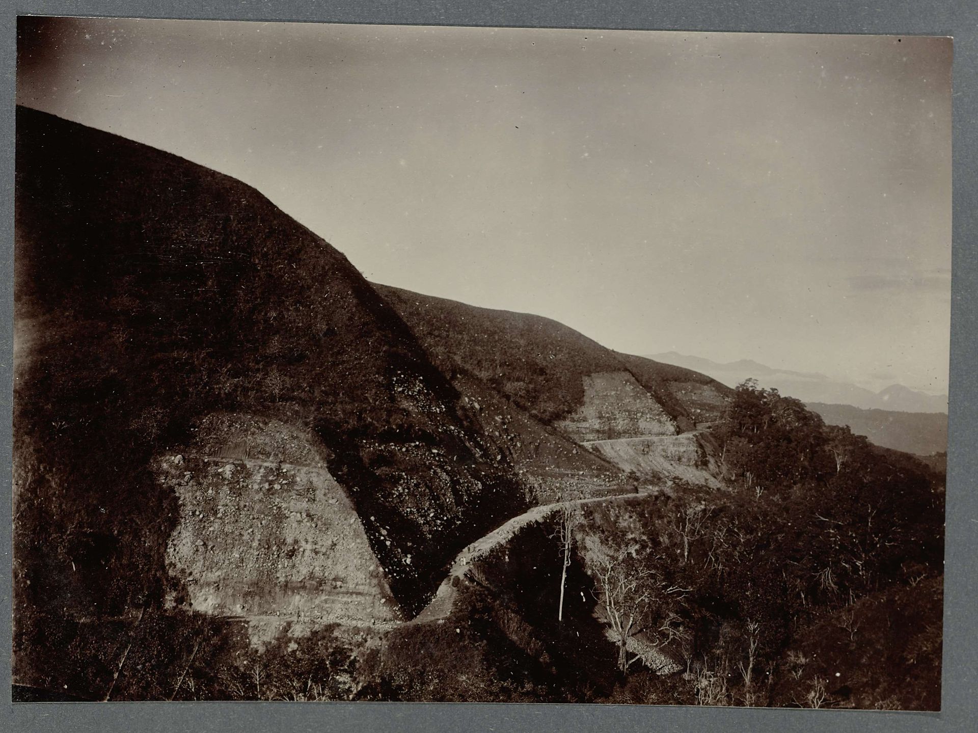 Road along the Woih ni Enang by Anonymous