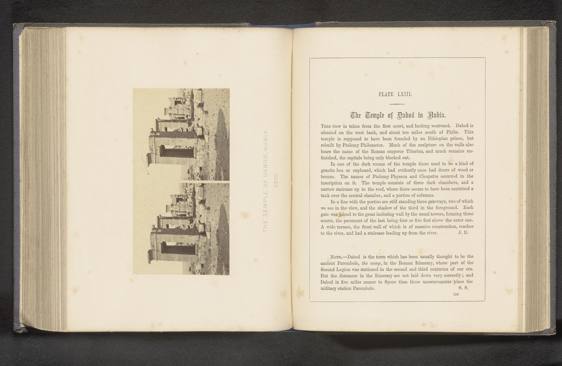 Gezicht op de ruïnes van de tempel van Debod te Aswan by Francis Frith