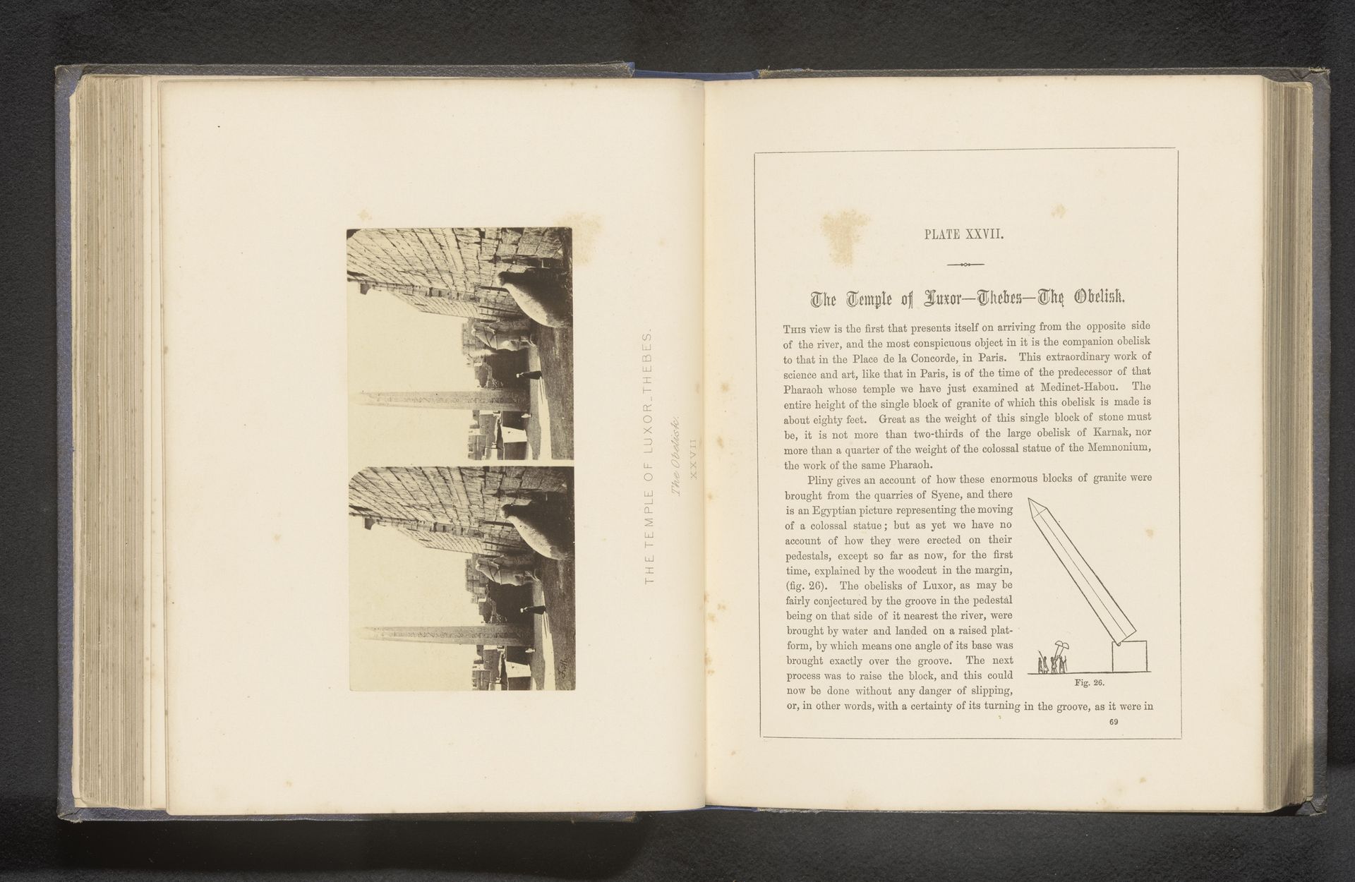 Gezicht op de obelisk bij de Luxortempel te Luxor by Francis Frith