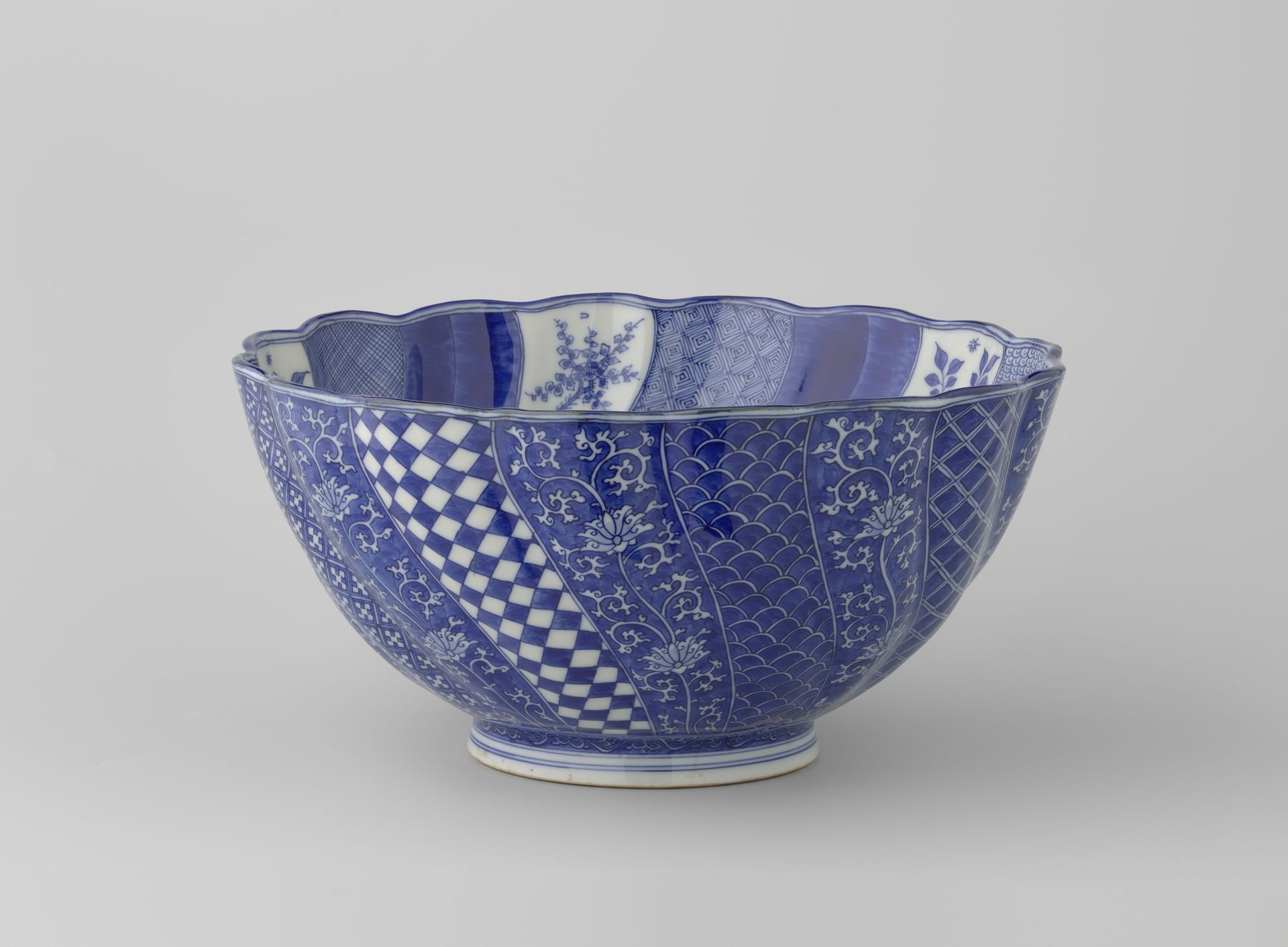 Kom in Shonsui stijl by Katō Mon’emon