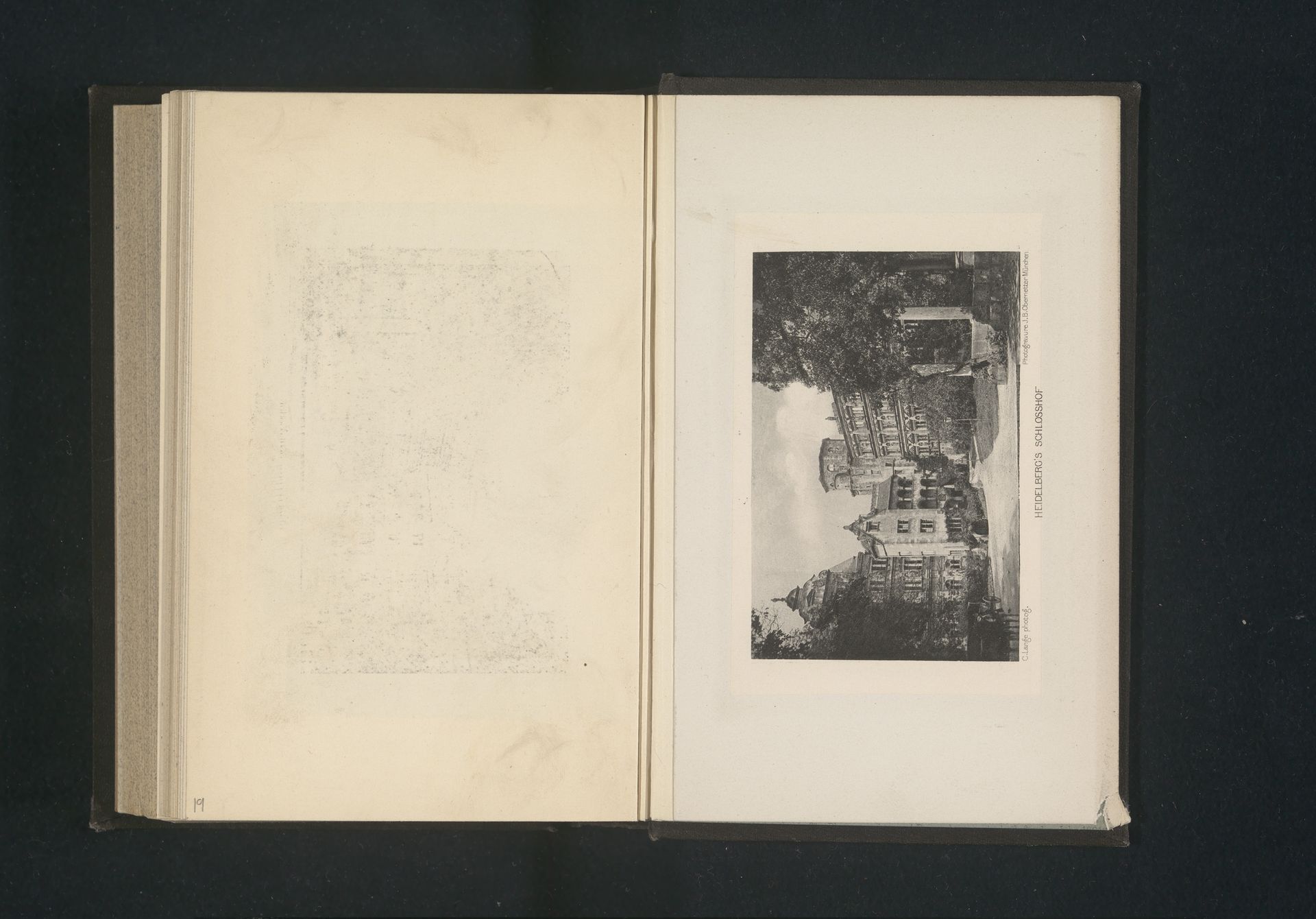 Gezicht op Schloss Heidelberg by C. Lange