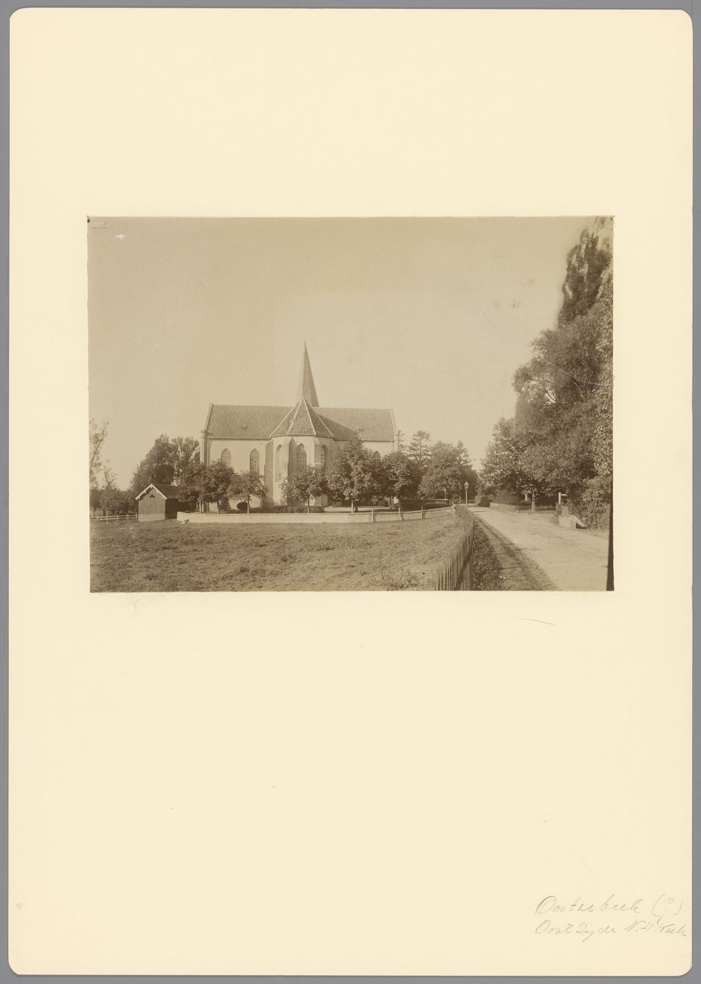 Gezicht op de Oude Kerk te Oosterbeek by anoniem (Monumentenzorg)