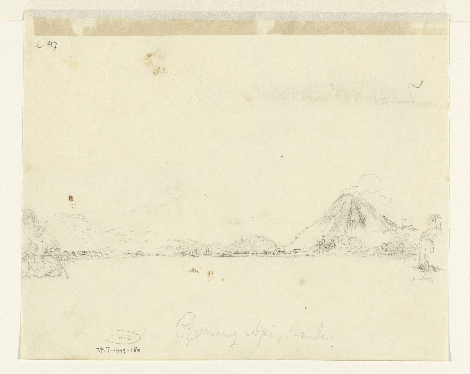 Gezicht op de Banda-eilanden, rechts de rokende vulkaan Gunungapi, Centraal-Molukken by Adrianus Johannes Bik