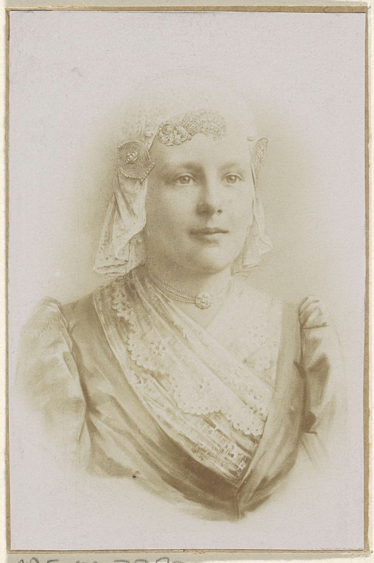 Portret van Wilhelmina, koningin der Nederlanden by Jacobus Johannes de Haan
