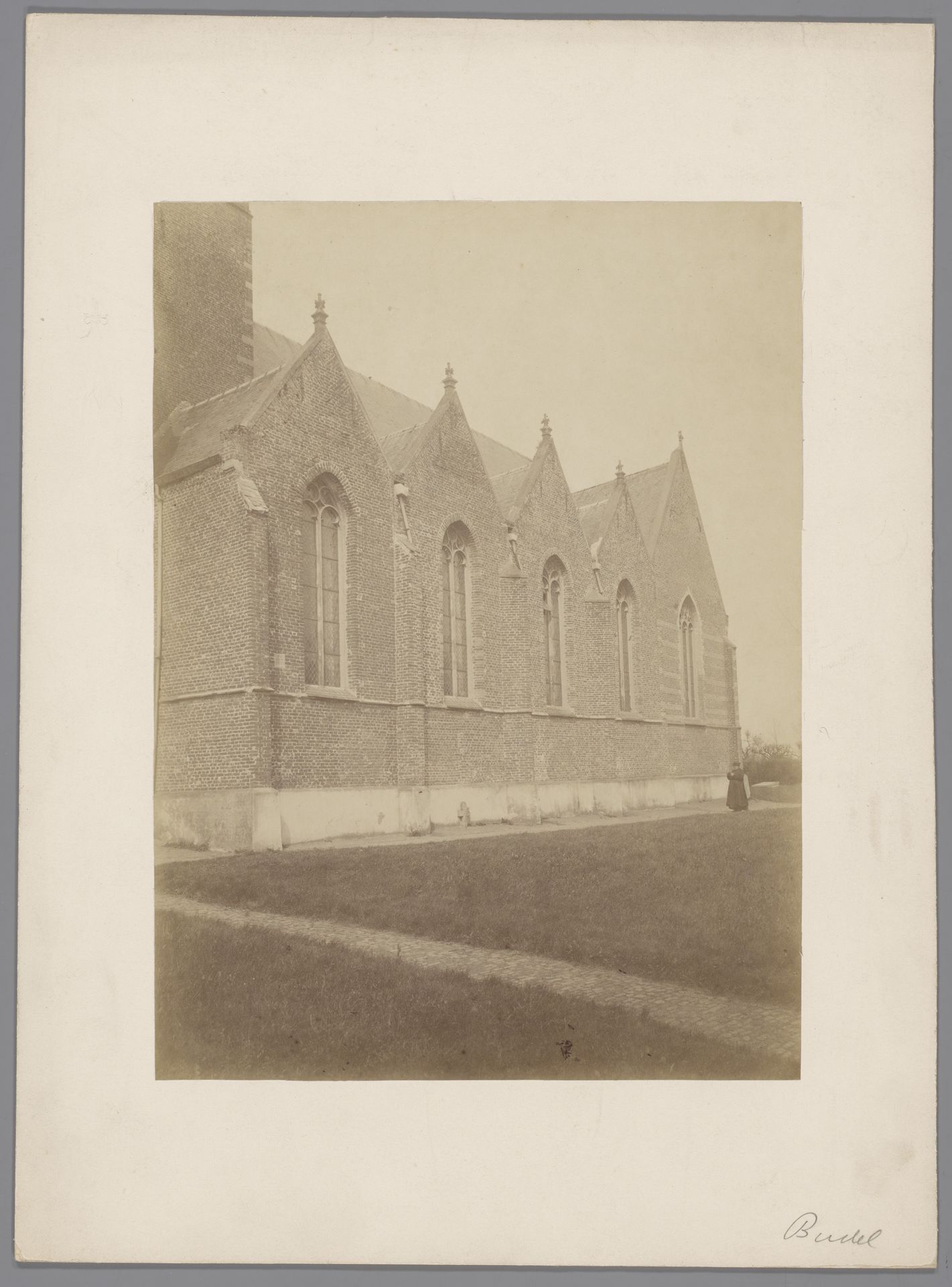 Zijgevel van de Oude Onze-Lieve-Vrouw Visitatiekerk te Budel by anoniem (Monumentenzorg)