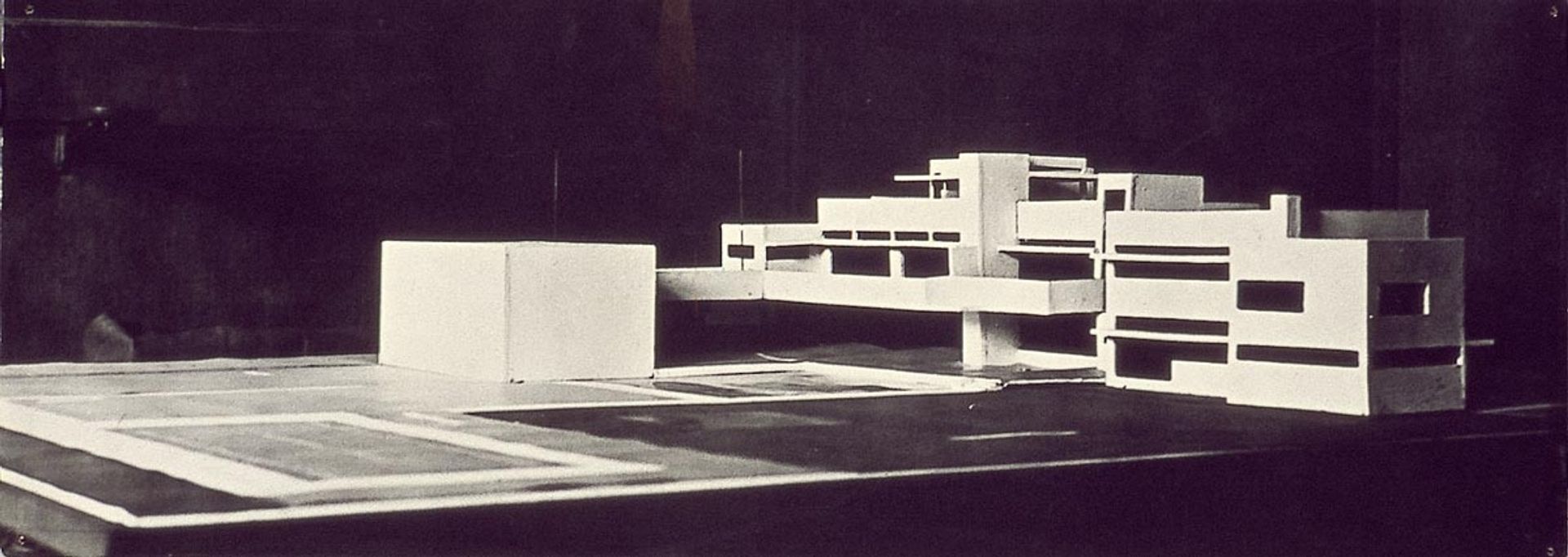 Model of mansion - Theo van Doesburg | Artera